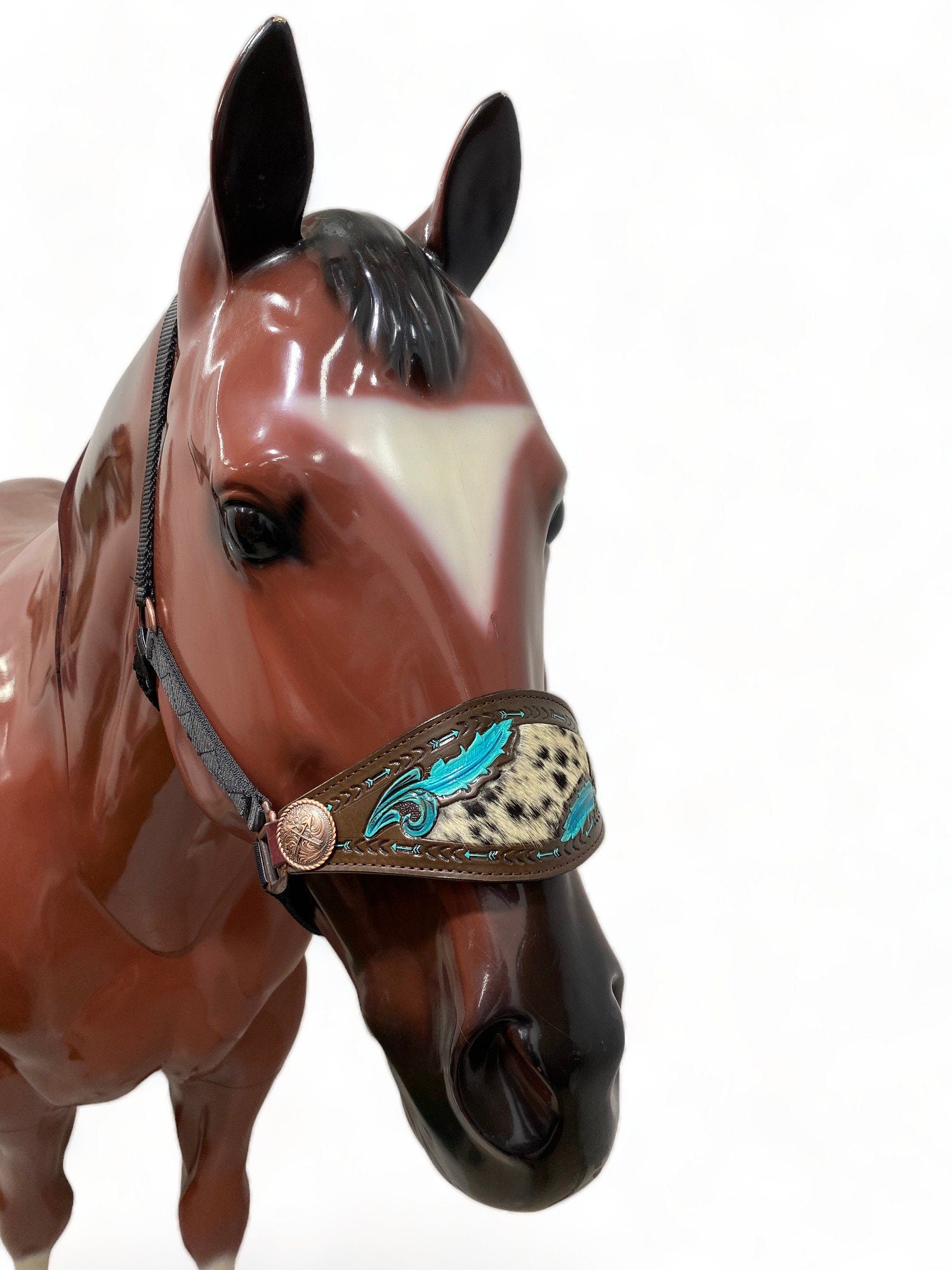 MOUSM Western Bronc Halter - Argentina Cow Leather Halter for Horse Decorated with Turquoise Feather Carving and Hair On Cow Hide Inlay, Cross Arrow Emblem Antique Copper Conchos