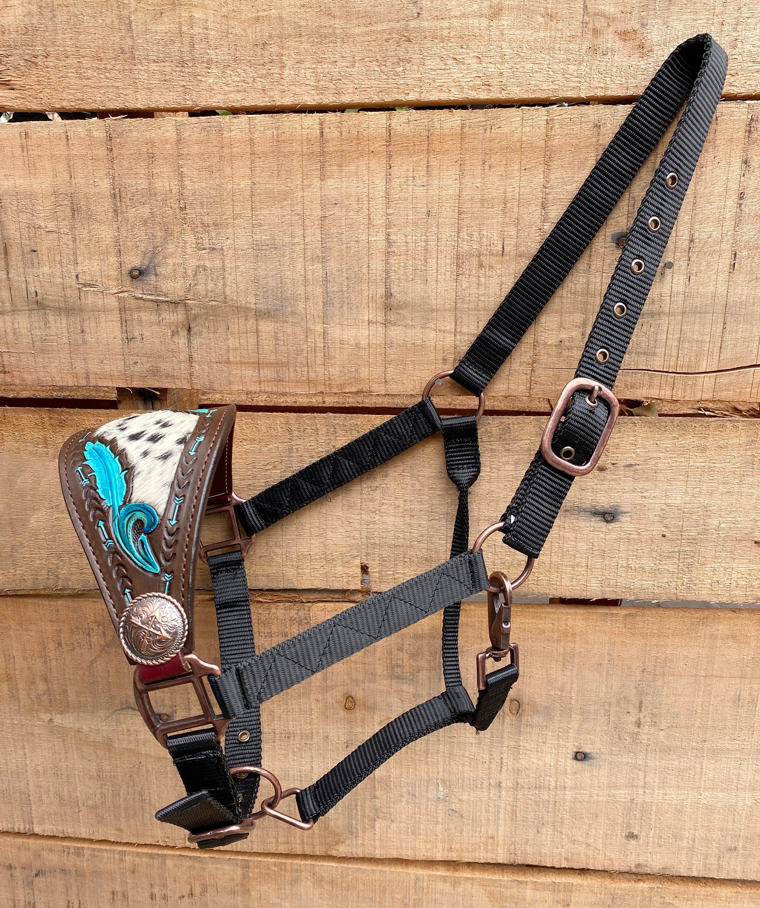 MOUSM Western Bronc Halter - Argentina Cow Leather Halter for Horse Decorated with Turquoise Feather Carving and Hair On Cow Hide Inlay, Cross Arrow Emblem Antique Copper Conchos