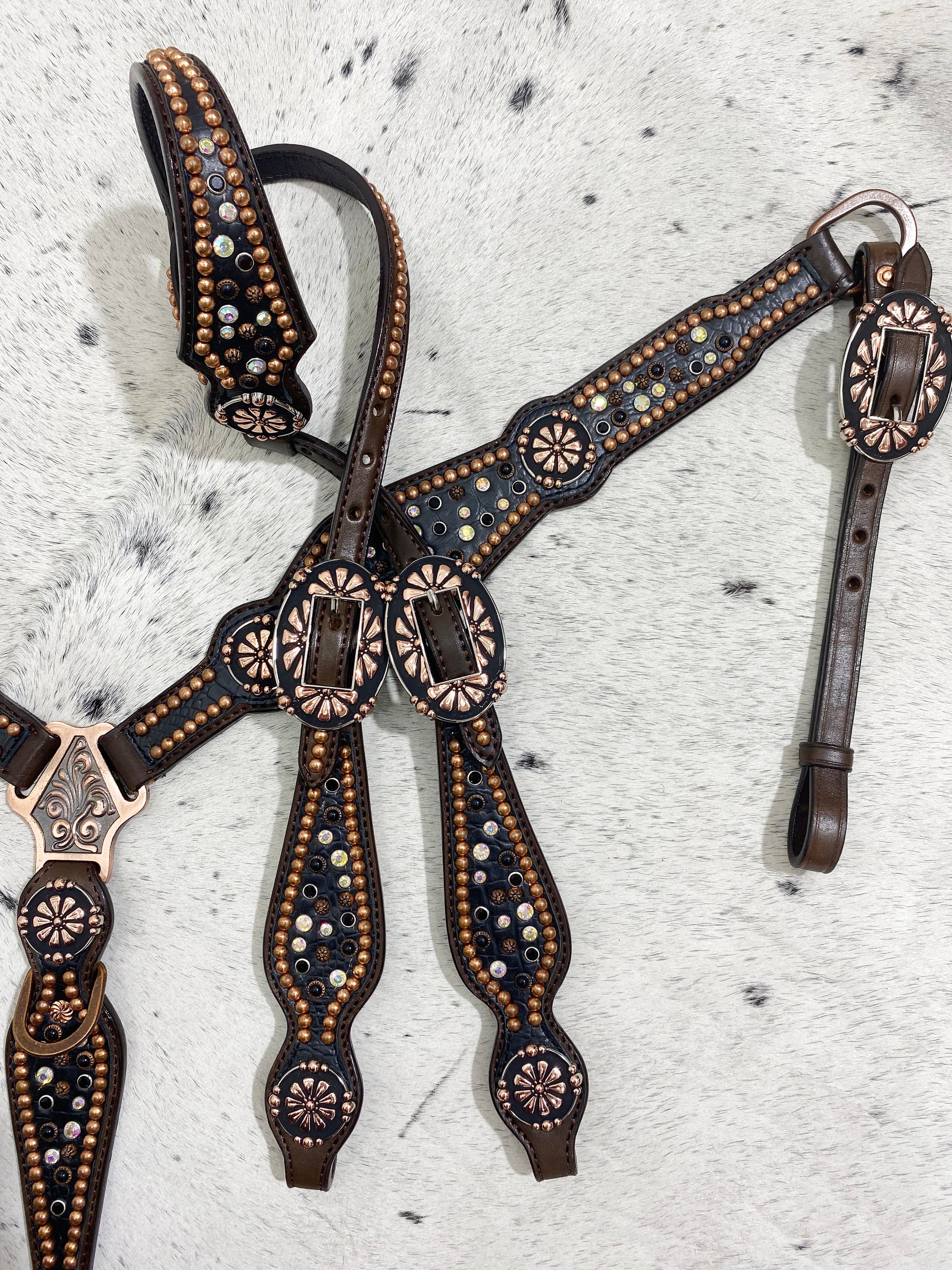 MOUSM Western Headstall & Breast Collar Set for Horse – Made from Argentina Cow Leather, Western Bridle set with Black AB Rhinestones, Copper Studs & Two-Tone Nickel-Copper Hardware