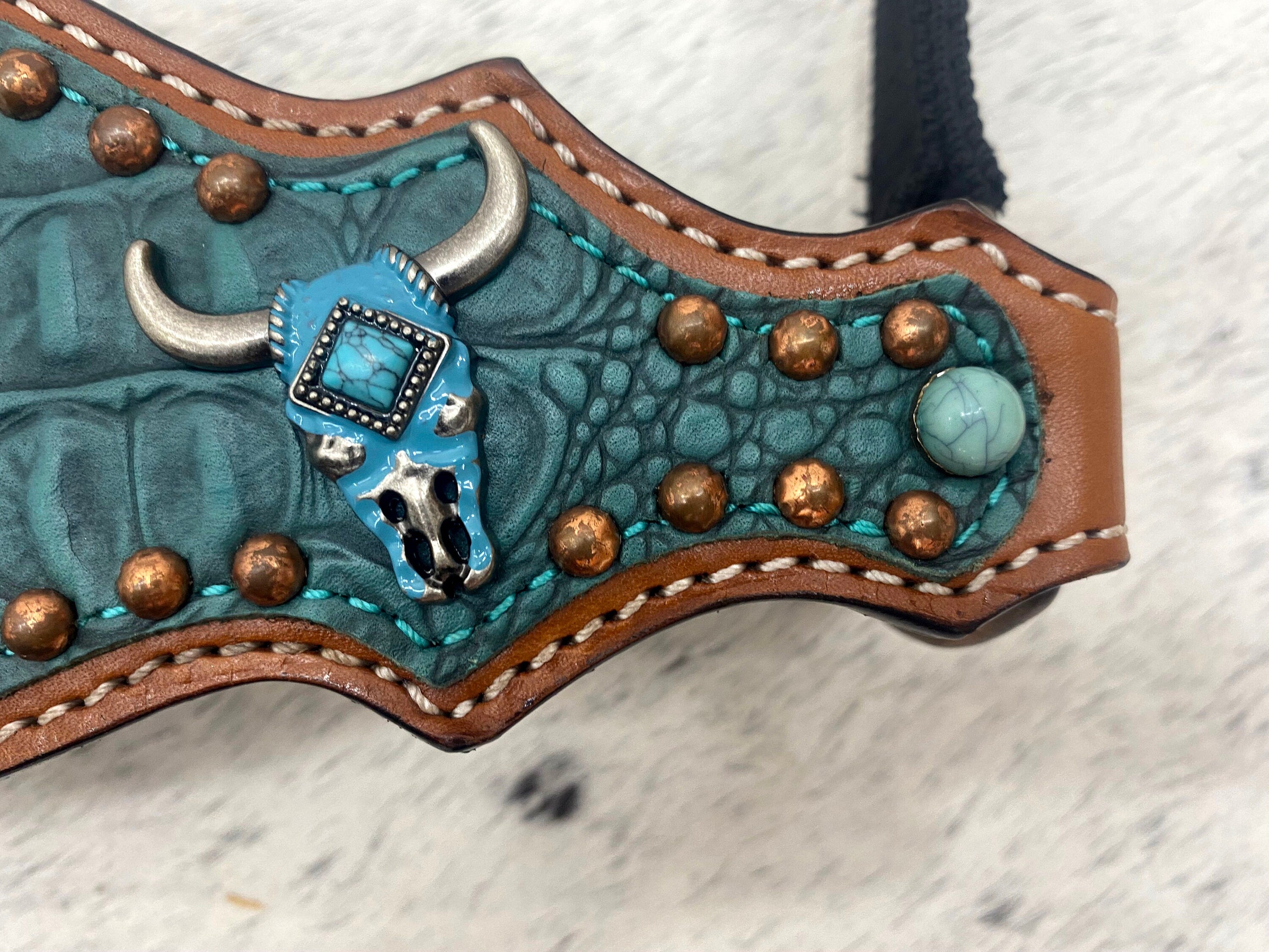 MOUSM Western Bronc Halter - Argentina Cow Leather Halter for Horse Decorated with 3D Bullhead and Copper Studs on Turquoise Alligator-Patterned Leather, Antique Copper Hardware