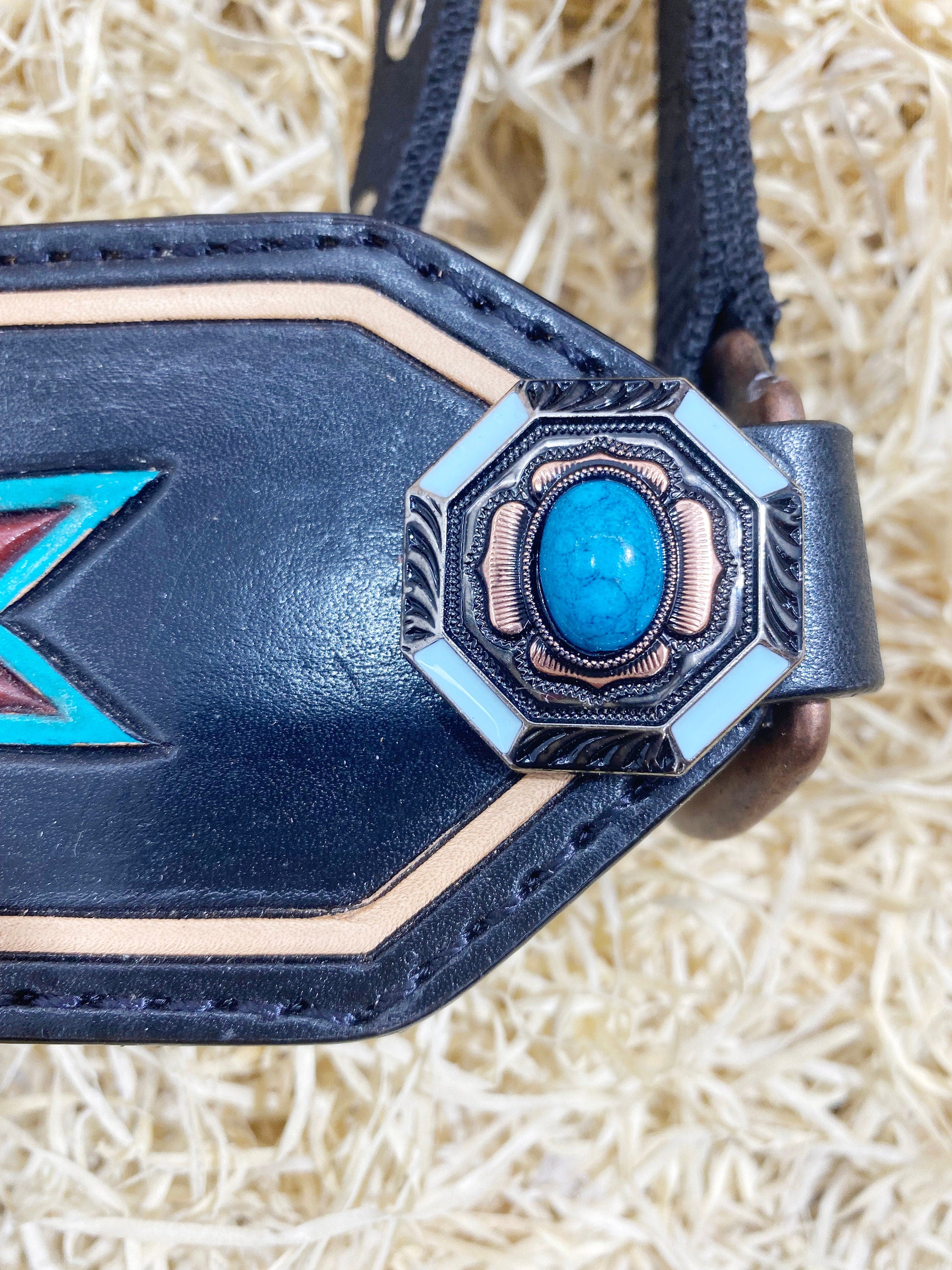 MOUSM Western Bronc Halter – Argentina Cow Leather Halter for Horse Decorated with Hand-Painted Geometrical Carving, Antique Copper Hardware