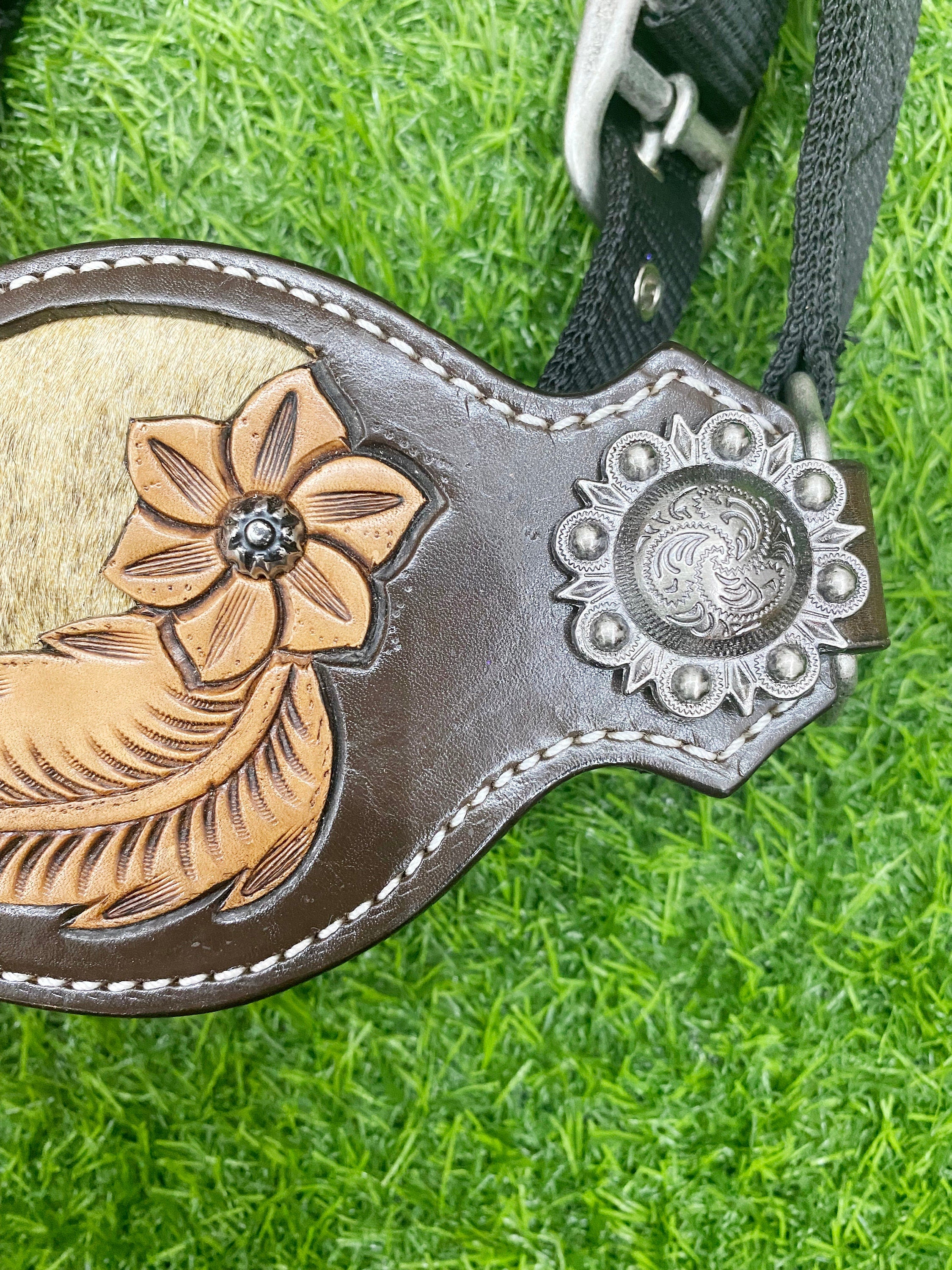 MOUSM Western Bronc Halter – Argentina Cow Leather Halter for Horse Decorated with Feather & Flower Carving, Cowhide Inlay & Antique Nickel Hardware