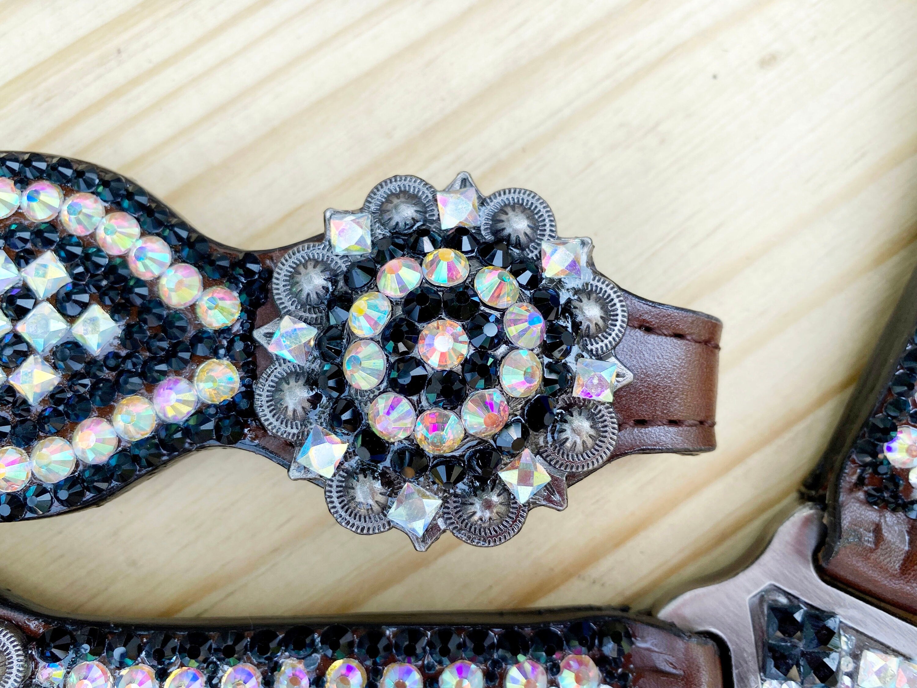 MOUSM Western Bridle and Breast Collar Set – Decorated with Pink, Silver, and Black Stones Inlay with Matching Flower Concho
