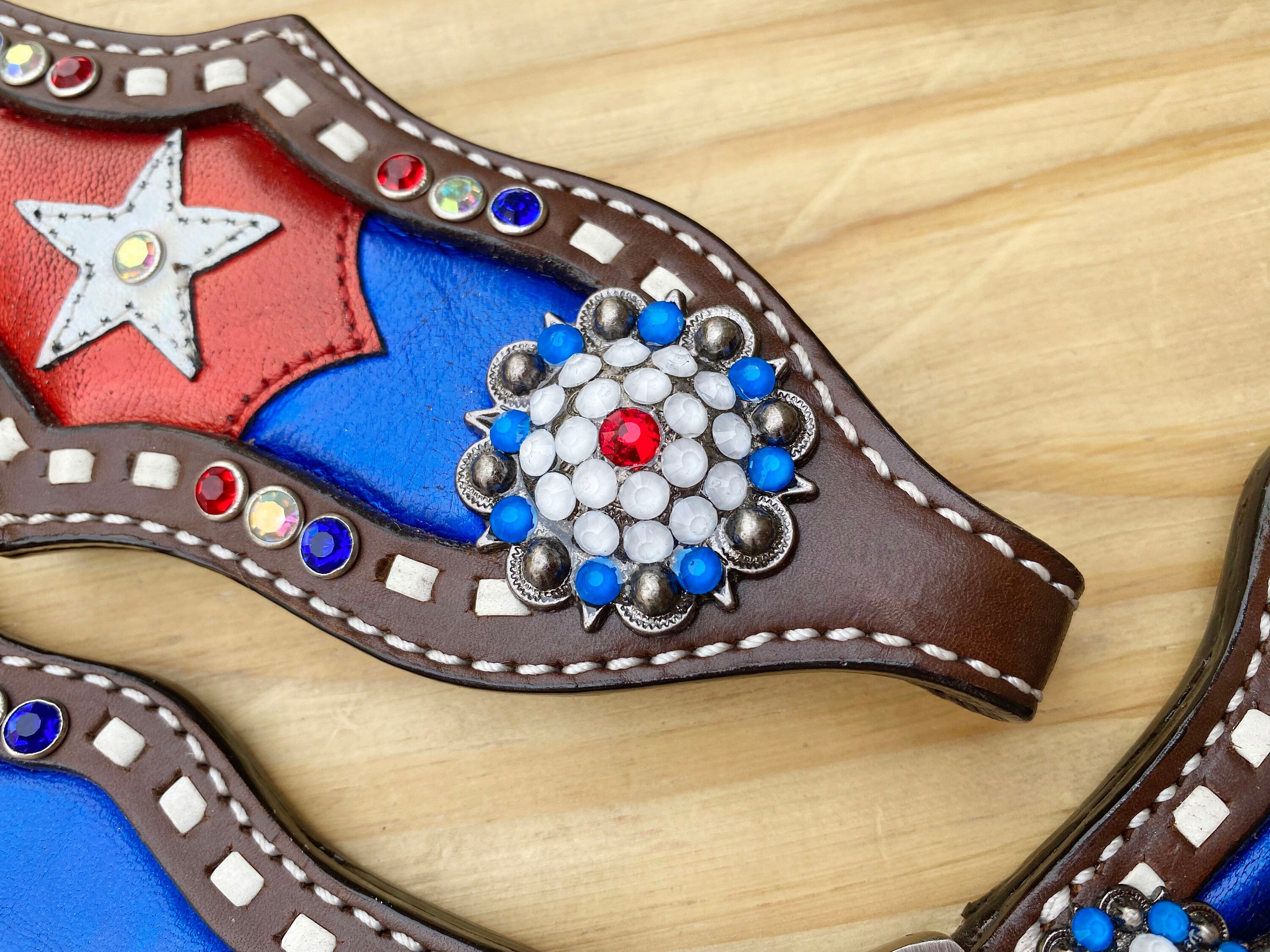 MOUSM 4th of July Western Headstall & Breast Collar Set – Independence Western Headstall Tack Patriotic USA Flag Design with Blue Inlay, Star Details & Red-Blue Fringe, Shining Rhinestones