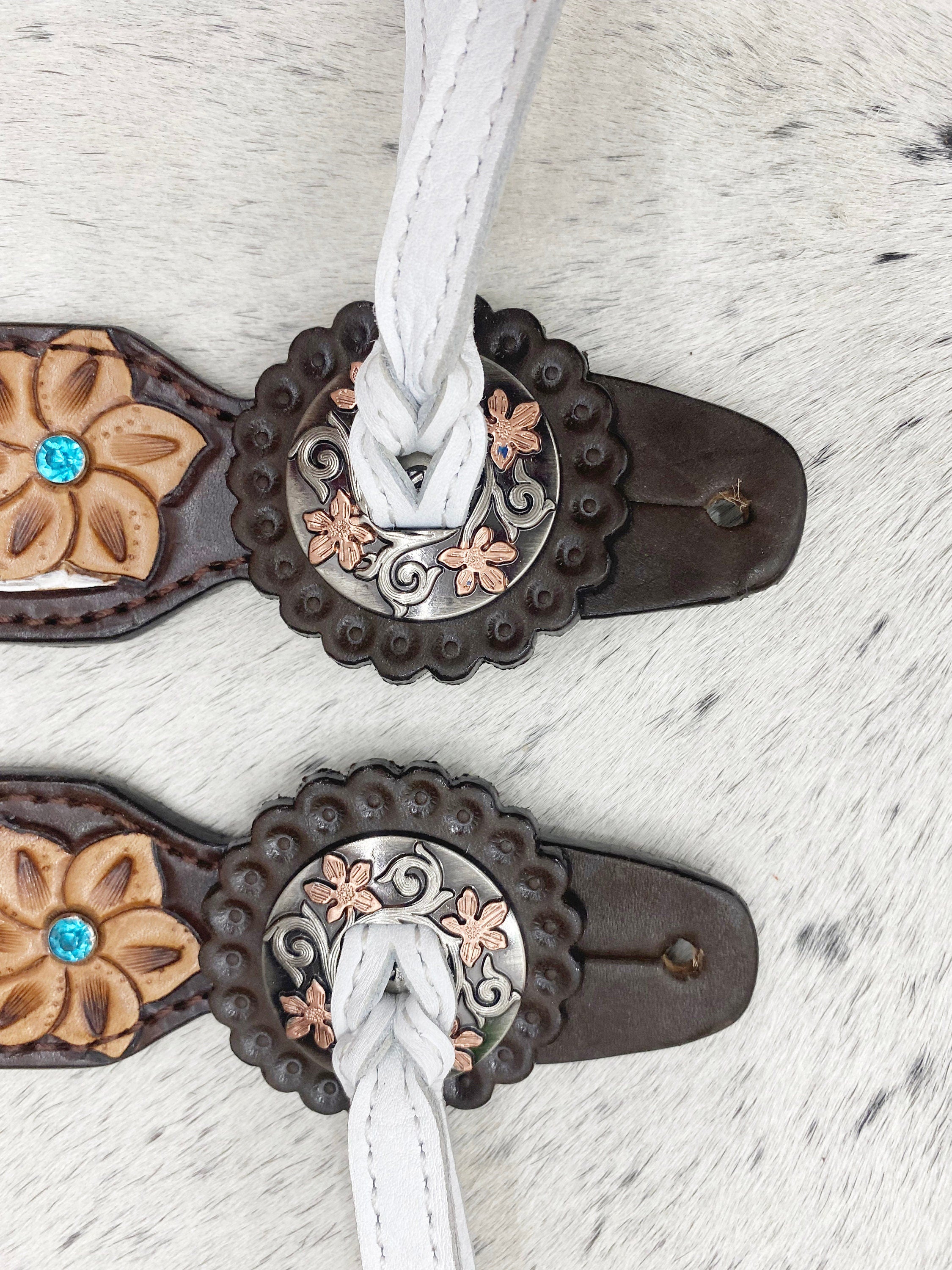 MOUSM Western Spur Straps – Argentina Cow Leather Ladies Spur Straps Decorated with Engraved Floral Design, Turquoise Stone, White Leather Fringe & Antique Nickel Hardware