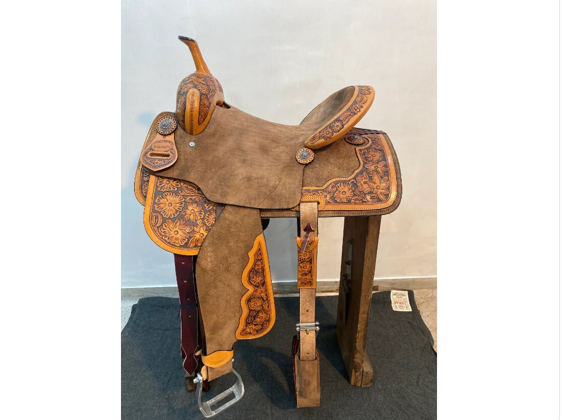 MOUSM Western Horse Saddle - Handcrafted with Hand-Tooled Flower Design, Build on Rawhide Covered Fiber Tree and Fancy Concho, Seat Sizes:13"-17" Inches