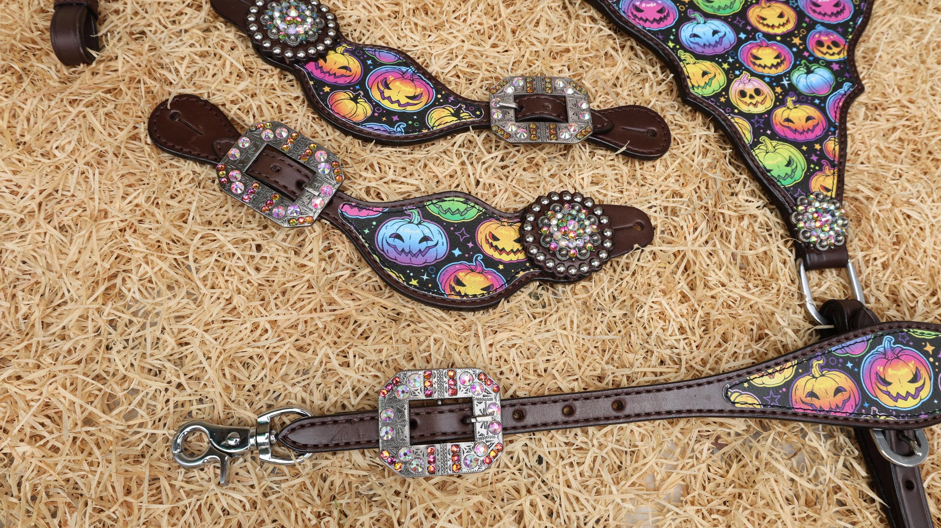 MOUSM Spooky Western Leather Horse Tack Set – Headstall & Breast Collar Decorated with Fluorescent Halloween Pumpkin Print & Rhinestone Conchos