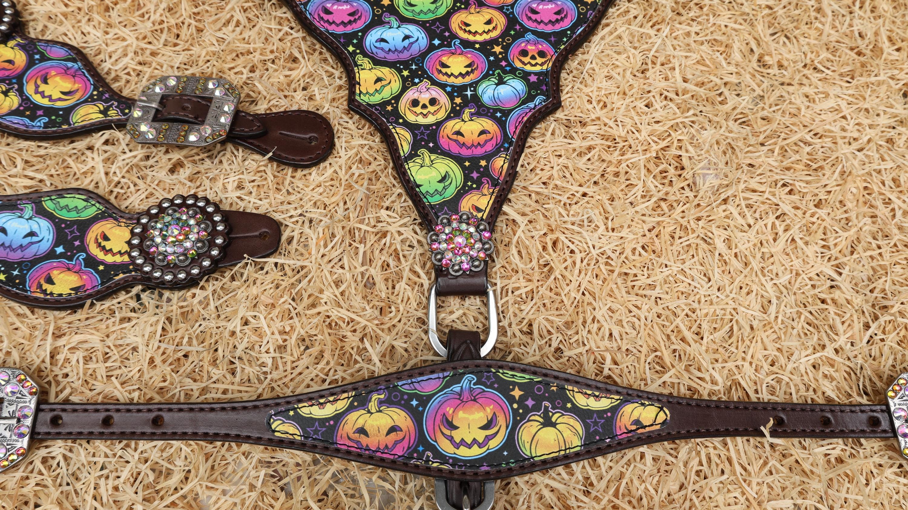 MOUSM Spooky Western Leather Horse Tack Set – Headstall & Breast Collar Decorated with Fluorescent Halloween Pumpkin Print & Rhinestone Conchos