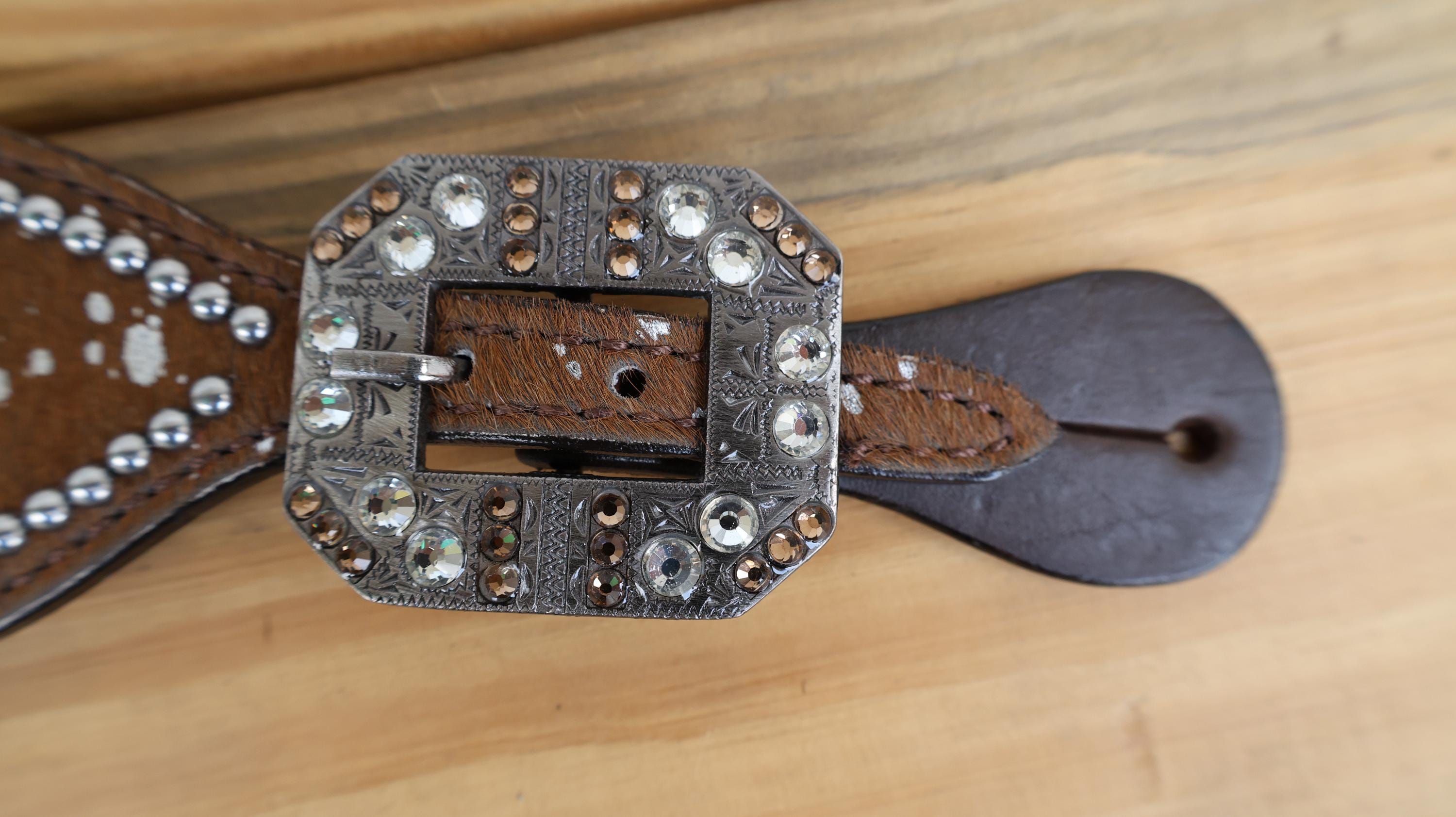 MOUSM Western Spur Straps – Argentina Cow Leather Ladies Spur Straps Decorated with Tan Brown Metallic Acid Wash Cowhide & Antique Nickel Hardware