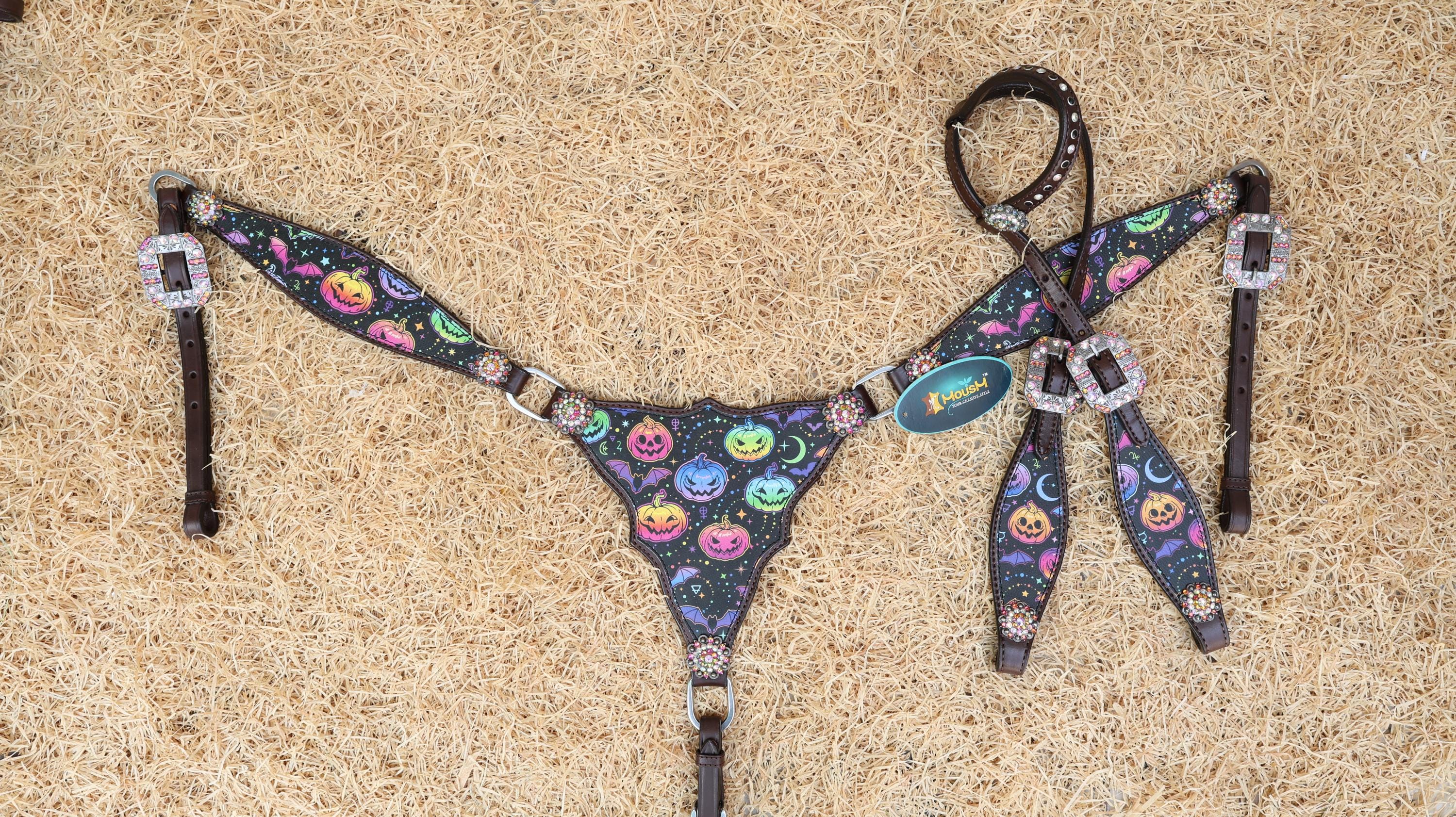 MOUSM SPOOKY Western Leather Horse Tack Set – Headstall & Breast Collar Decorated with Fluorescent Halloween Pumpkin & Bat Print Rhinestone Concho