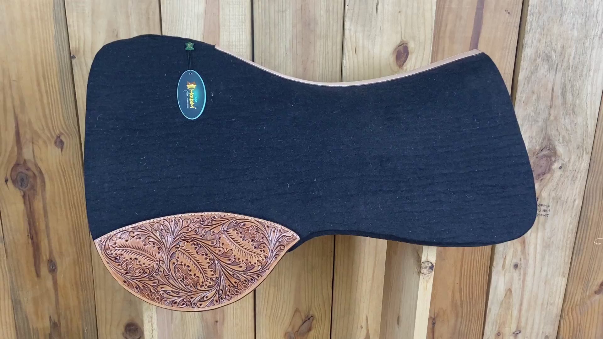 MOUSM Western Saddle Pad - Extreme Barrel Racer Saddle Pad with Full Skirt with Cutout Feather Trim and Leather Reinforced Spine Decorated with OAK Leaf Hand Carving on Real Cow Hide Leather, Comfortable Saddle Pads