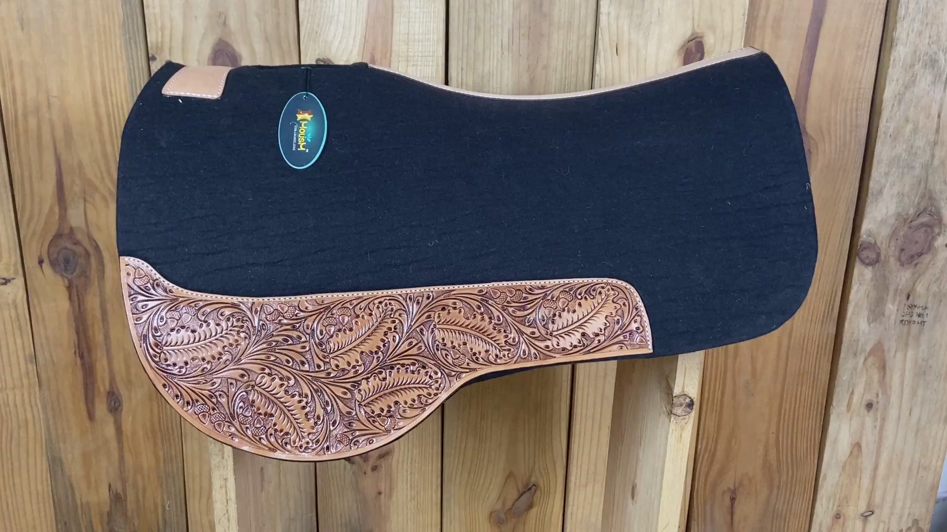 MOUSM Western Saddle Pad - Dropped Rigging Barrel Racer Saddle Pad with Full Skirt with Cutout Feather Trim and Leather Reinforced Spine Decorated with OAK Leaf Hand Carving on Real Cow Hide Leather, Comfortable Saddle Pads
