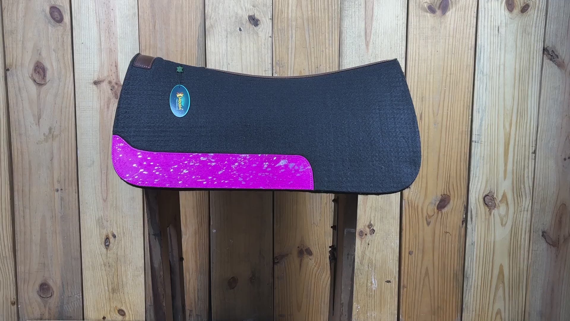 MOSUM Western Saddle Pad - Saddle Pad for Horses Synthetic Wool Blend Black Felt with Pink Acid Wash Hair on Cowhide Leather Patch, Comfort Pad for Horses