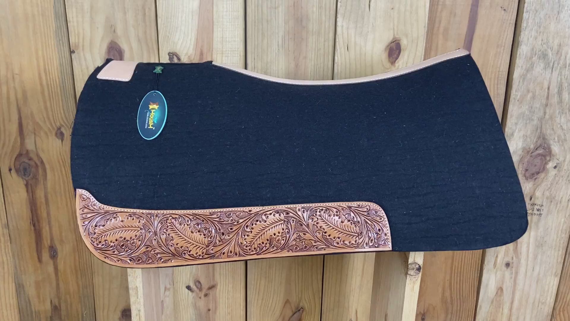 MOUSM Western Saddle Pad - Saddle Pad for Horses Thick Square Skirt with Synthetic Wool Blend Black Felt with Hand-Tooled Oak Leaf Carving on Real Cow Hide Leather, Comfortable Saddle Pads