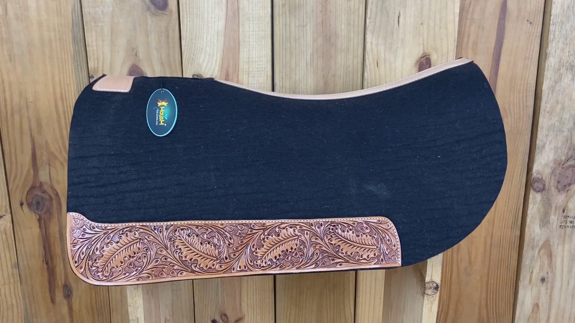 MOUSM Western Saddle Pad - All Around Round Saddle Pad with Full Skirt with Cutout Feather Trim and Leather Reinforced Spine Decorated with OAK Leaf Hand Carving on Real Cow Hide Leather, Comfortable Saddle Pads