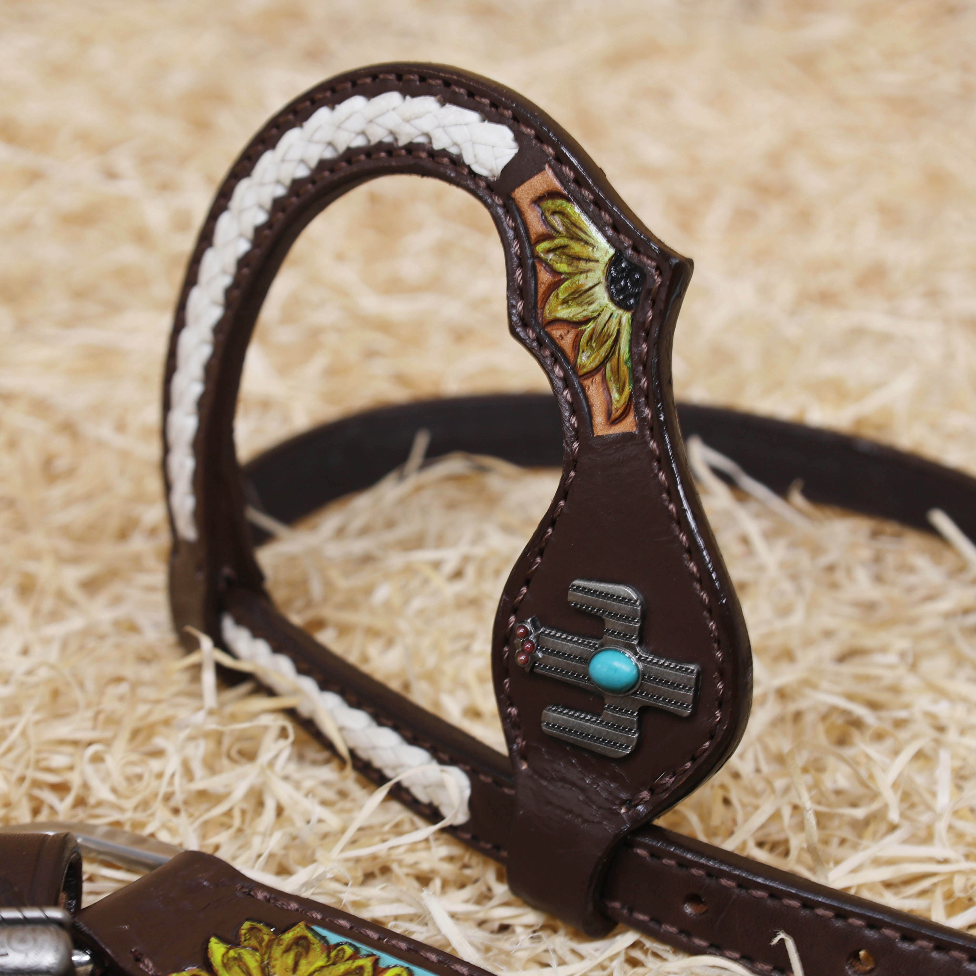 MOUSM Western Leather Horse Tack Set – Decorated with Hand-Painted Sunflower and Cactus Carving, Featuring White Rawhide Braiding and Cactus-Style Conchos on One-Ear Headstall and Breast Collar, Average Full-Size Horses