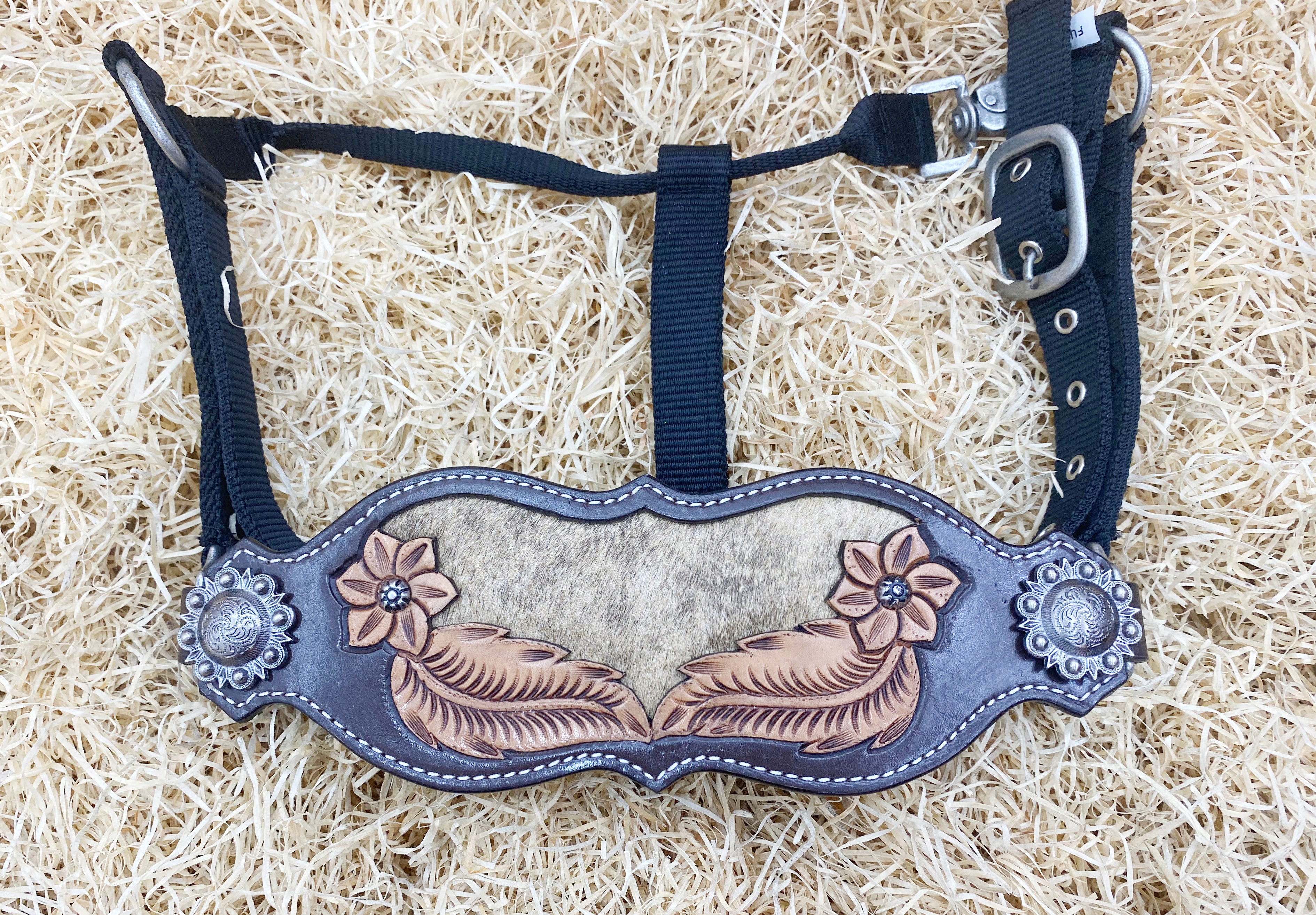 MOUSM Argentina Cow Leather Western Horse Tack Set with Floral Tooling – Headstall, Breast Collar, Bronc Halter, Wither Strap &amp; Spur Straps – Handcrafted Cowhide with Feather Carving &amp; Silver Buckles