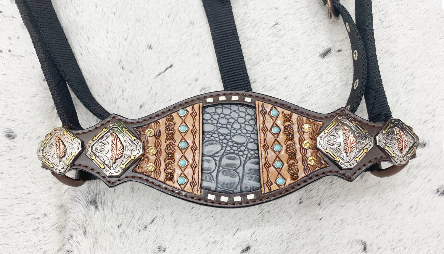 MOUSM Argentina Cow Leather Western Horse Tack Collection – Western Bridles and Headstalls Decorated with Geometrical Tooling, Rawhide Braiding &amp; Grey Alligator Print