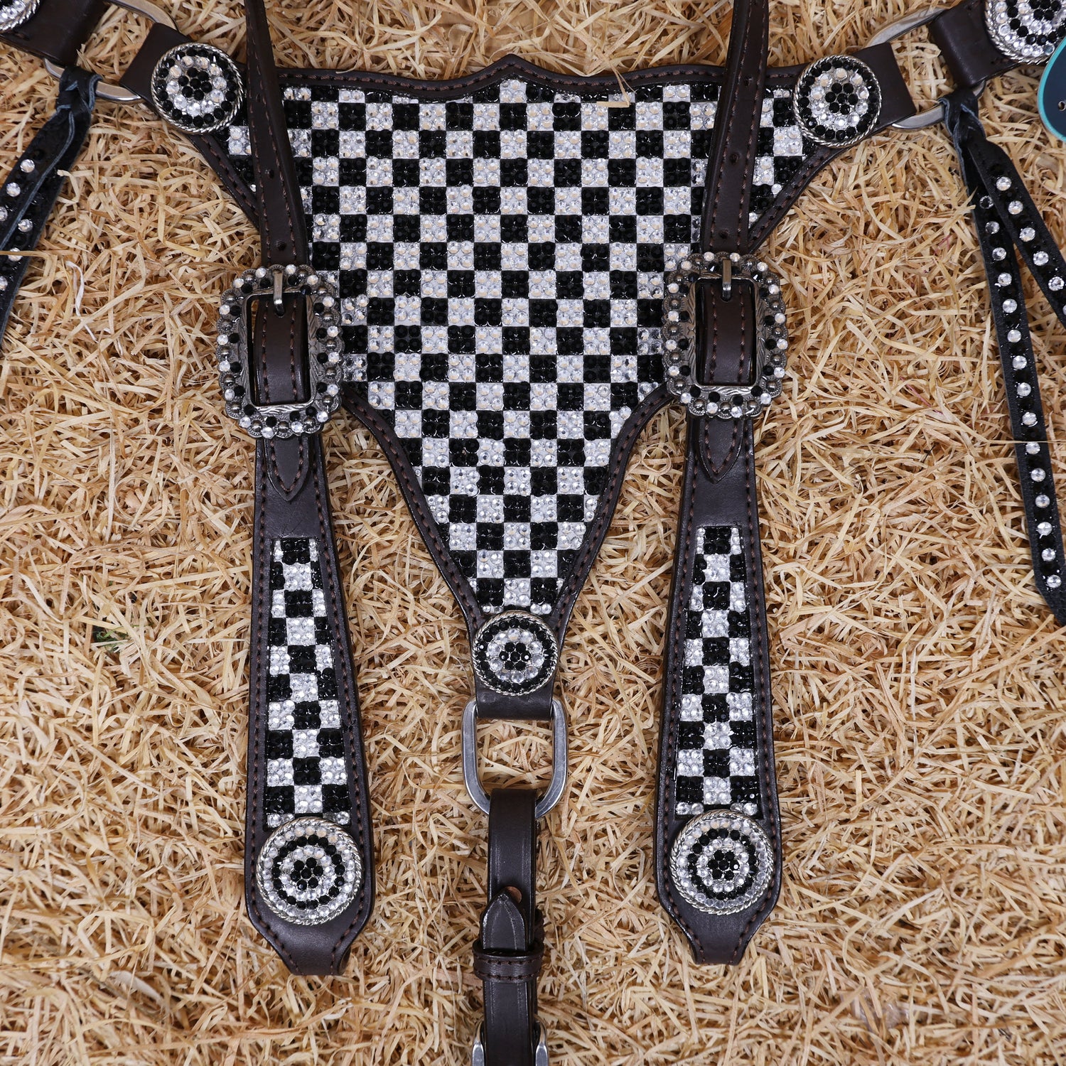 MOUSM Western Horse Tack Set – Made From Argentina Cow Leather, Featuring Gladiator-Style Breast Collar Decorated With Dazzling Black And White Checkered Stone Design, Round Berry Conchos, Leather Roping, And All Antique Nickel Hardware