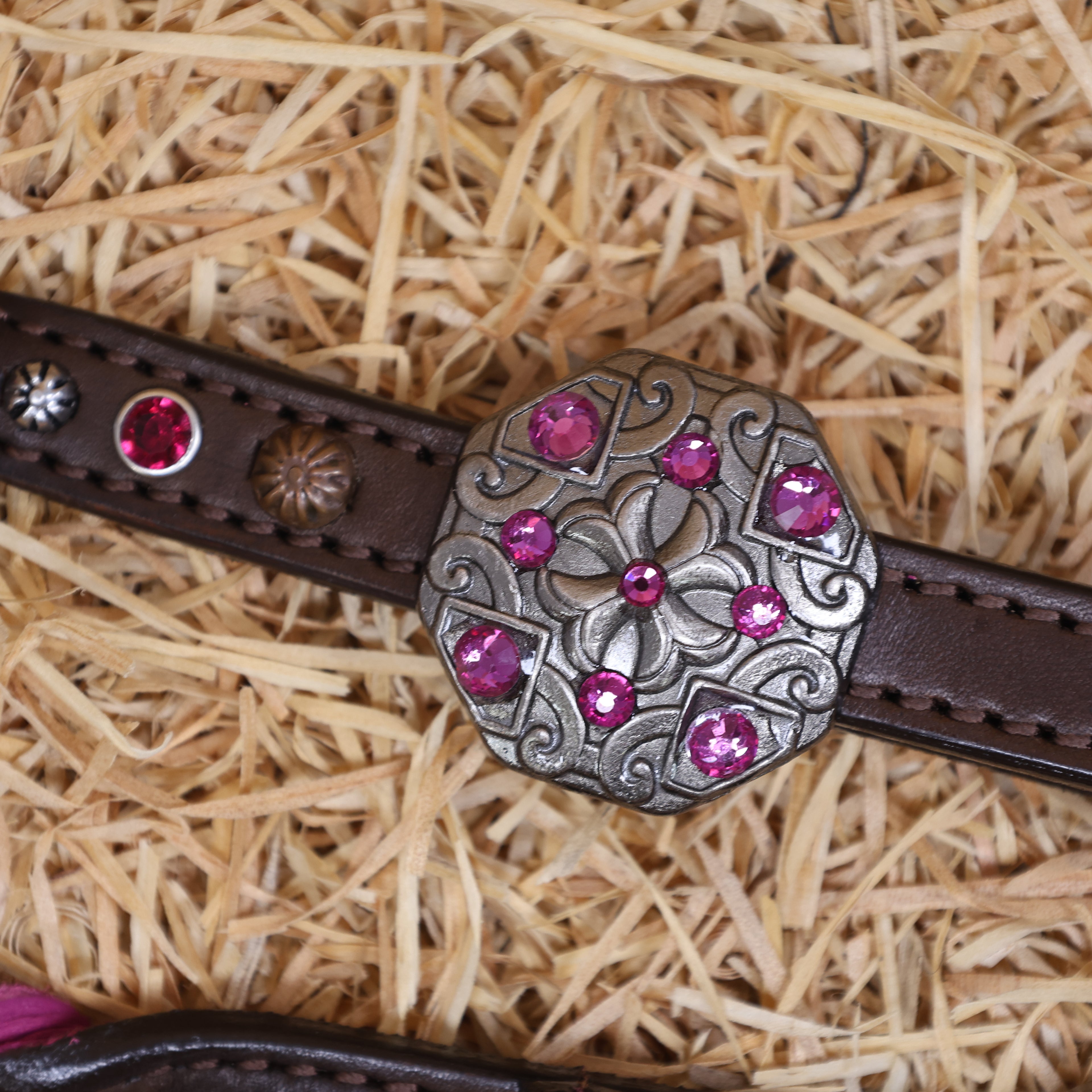 MOUSM Western Horse Tack Set – Handcrafted from Argentina Cow Leather with Neon Pink Leopard Print, Twisted Knot One-Ear Headstall, Cheekpiece and Breast Collar with Center Slot Concho, Rhinestone Berry Conchos with Studs, and Antique Nickel Hardware