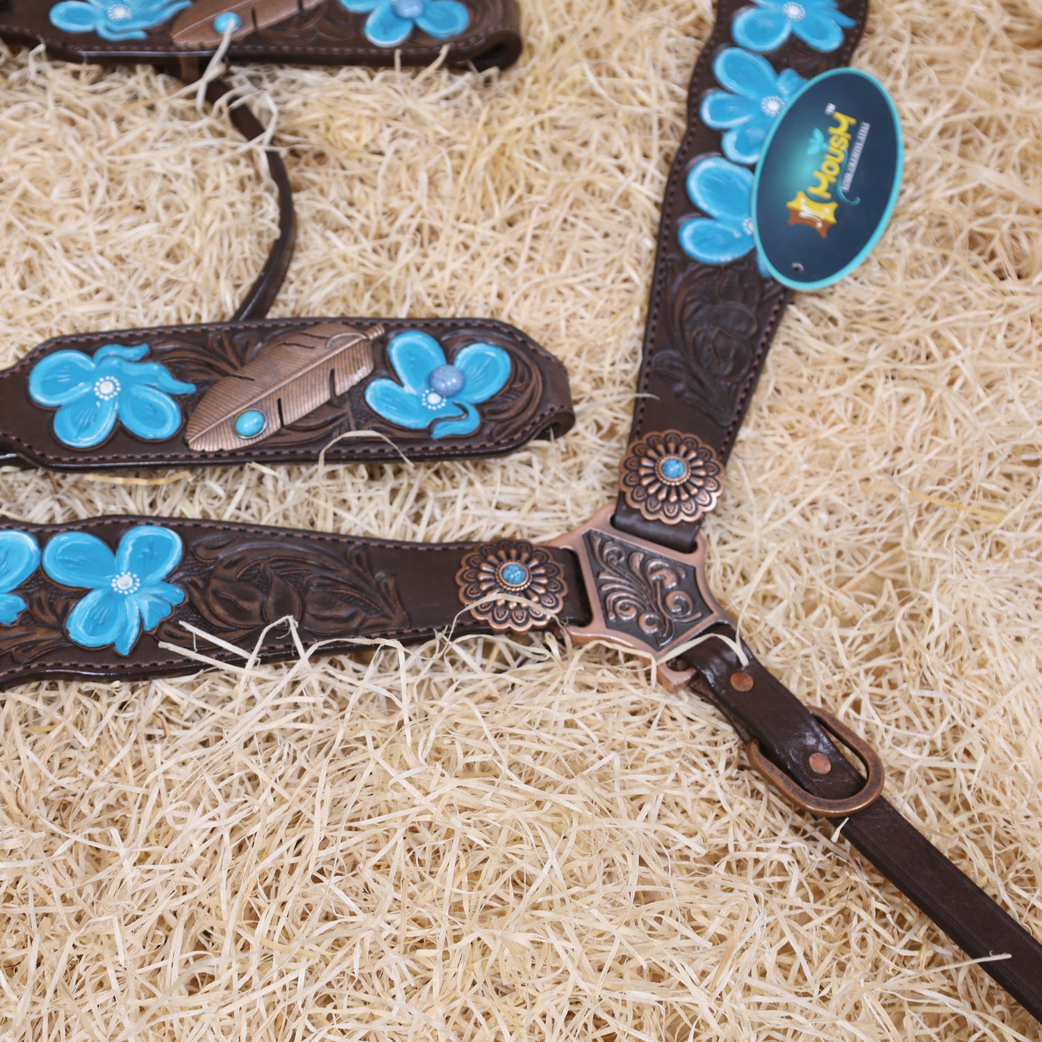 MOUSM Western Browband Headstall and Breast Collar Set – Featuring Hand-Carved Floral Tooling with Turquoise Accents, Feather Hardware on the Cheekpieces, Designer Conchos, and All-Copper Hardware