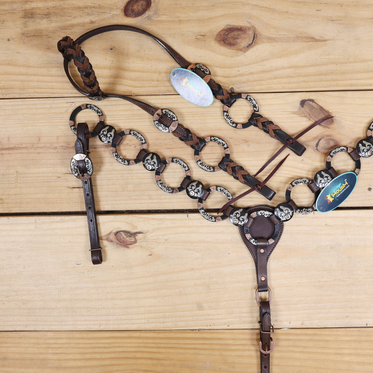 MOUSM Western Horse Headstall Set – Leather-Braided One-Ear and Cheekpieces, Featuring Engraved Rings Connected by Leather Strap with Engraved Concho on the Breast Collar