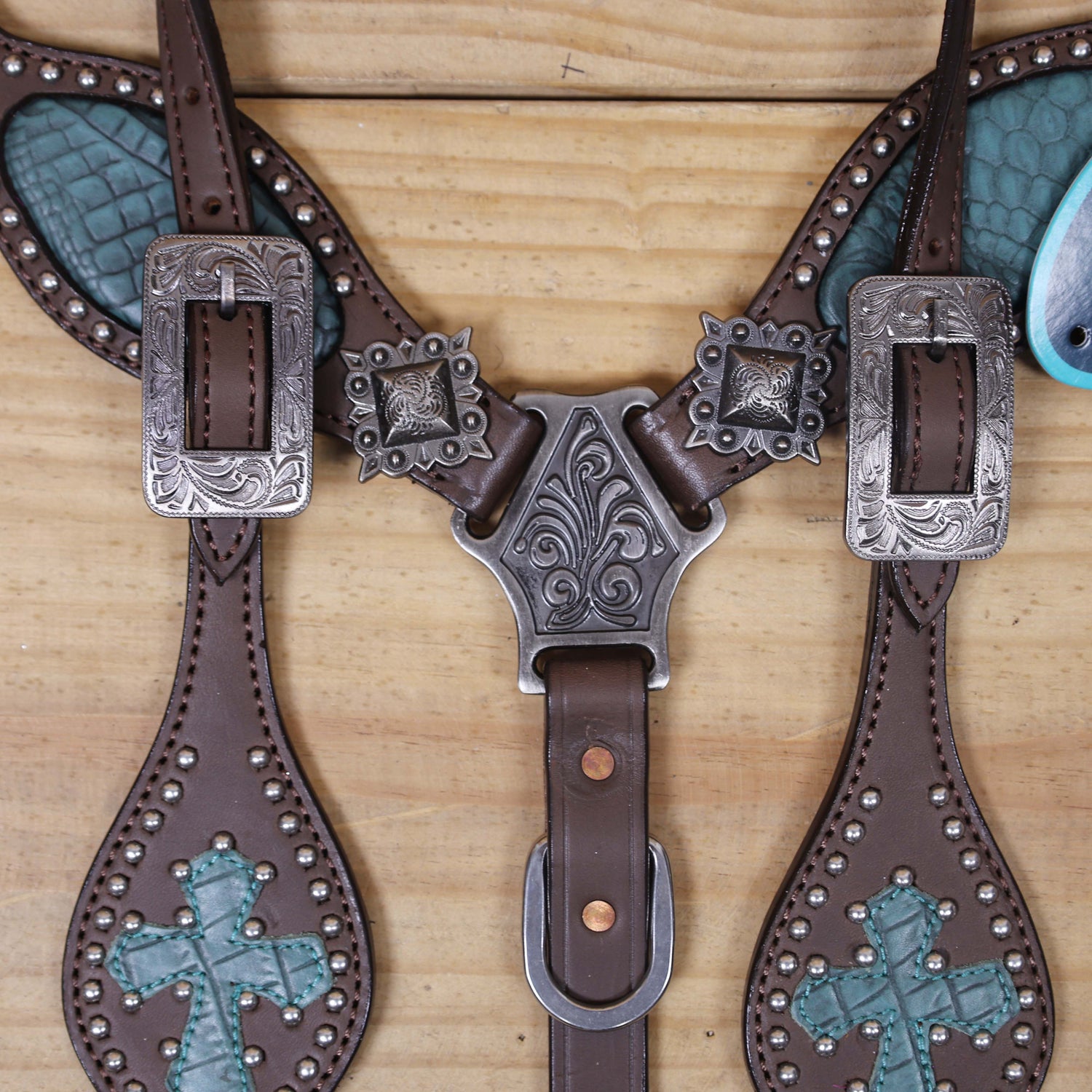Western Headstall and Breast Collar Set with Turquoise Alligator Skin Textured Inlay, Cross Design Patch, and Silver Studs with Square Berry Conchos MOUSM