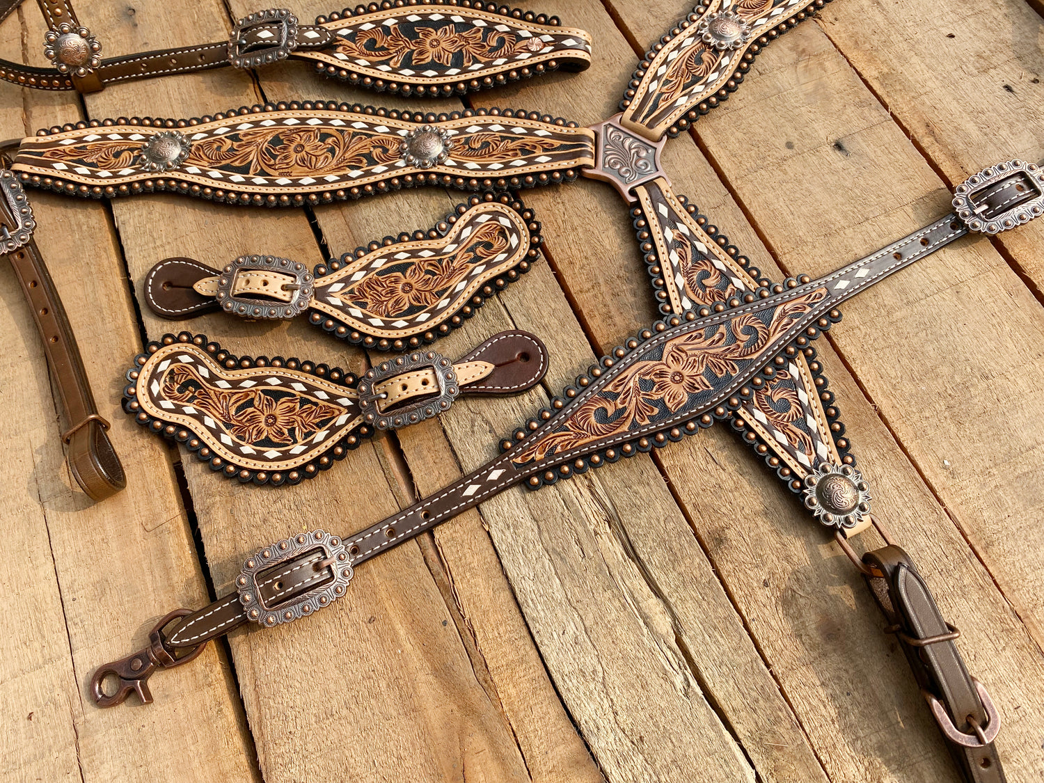 MOUSM Western Horse Tack Collection – Western Bridles and Headstalls Decorated with Hand-Tooled Flower Carving with Nickel Studs, Conchos &amp; Rawhide Braiding