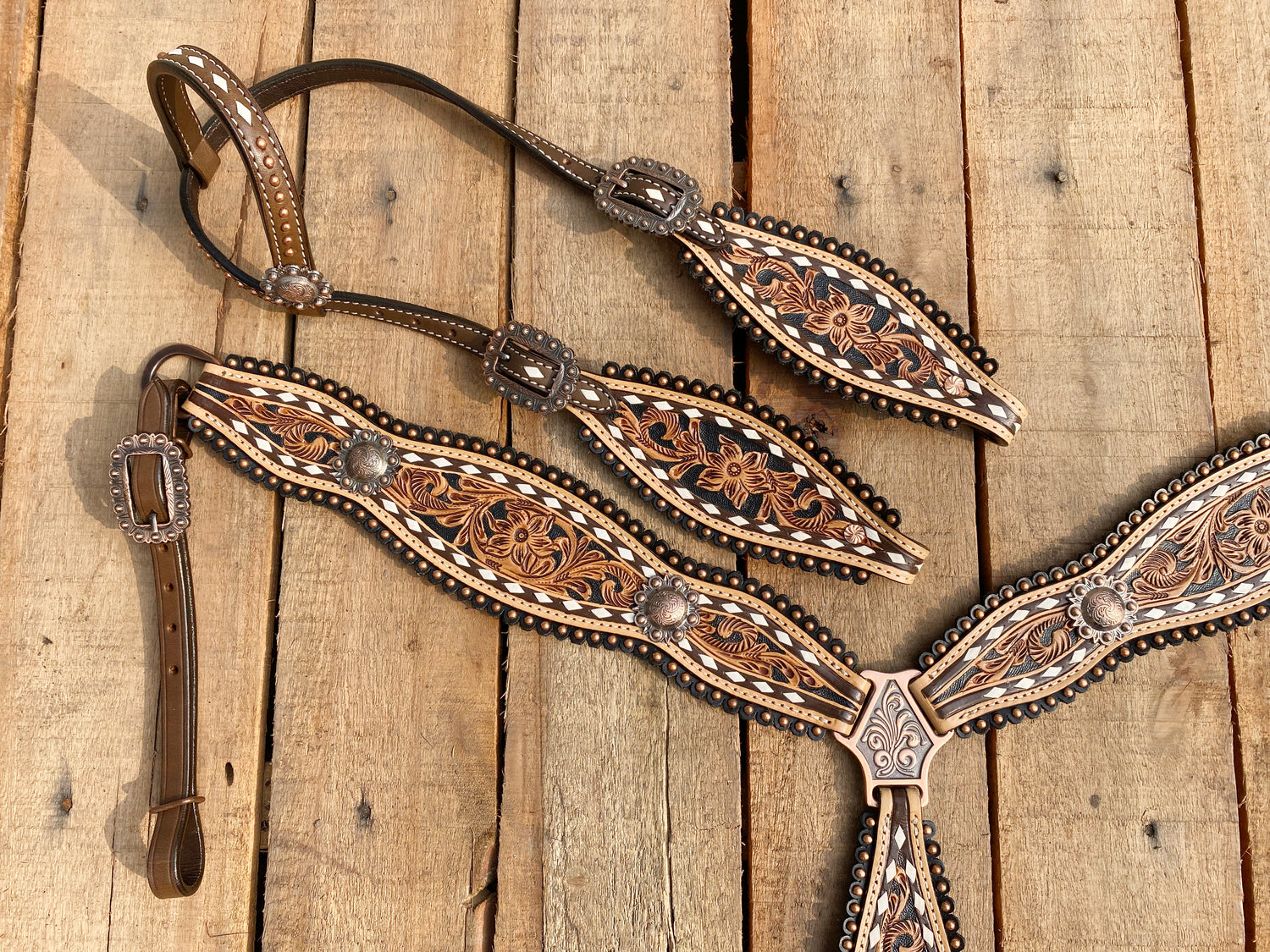 MOUSM Western Horse Tack Collection – Western Bridles and Headstalls Decorated with Hand-Tooled Flower Carving with Nickel Studs, Conchos &amp; Rawhide Braiding
