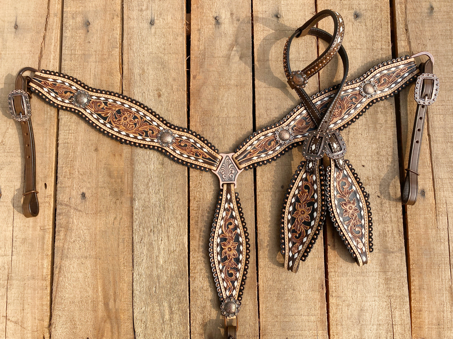 MOUSM Western Horse Tack Collection – Western Bridles and Headstalls Decorated with Hand-Tooled Flower Carving with Nickel Studs, Conchos &amp; Rawhide Braiding