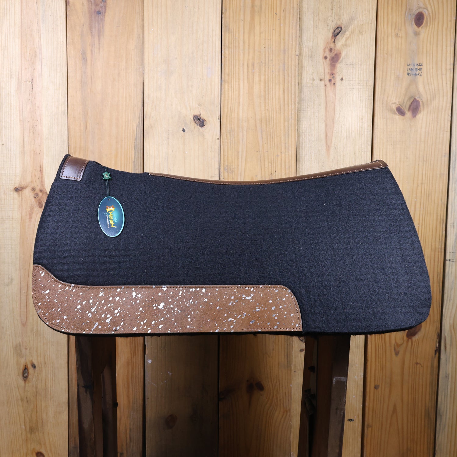 MOSUM Western Saddle Pad - Saddle Pad for Horses Synthetic Wool Blend Black Felt with Brown Acid Wash Hair on Cowhide Leather Patch, Comfort Pad for Horses
