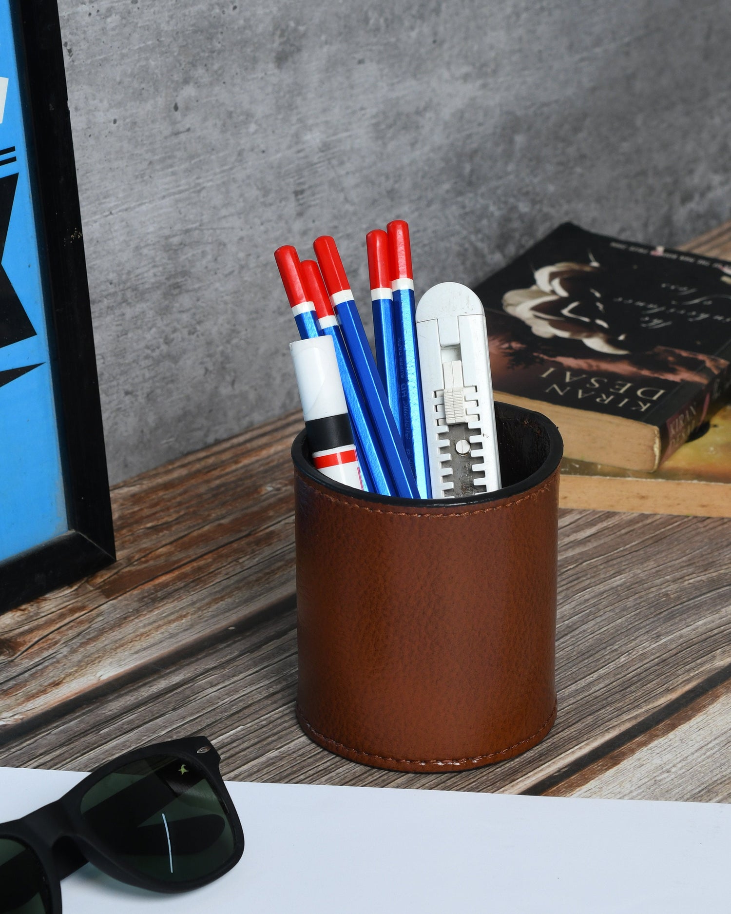 MOUSM Solid Brown Leather Pen Pot - Pen Holder - Pencil Holder - Desk Pen Holder