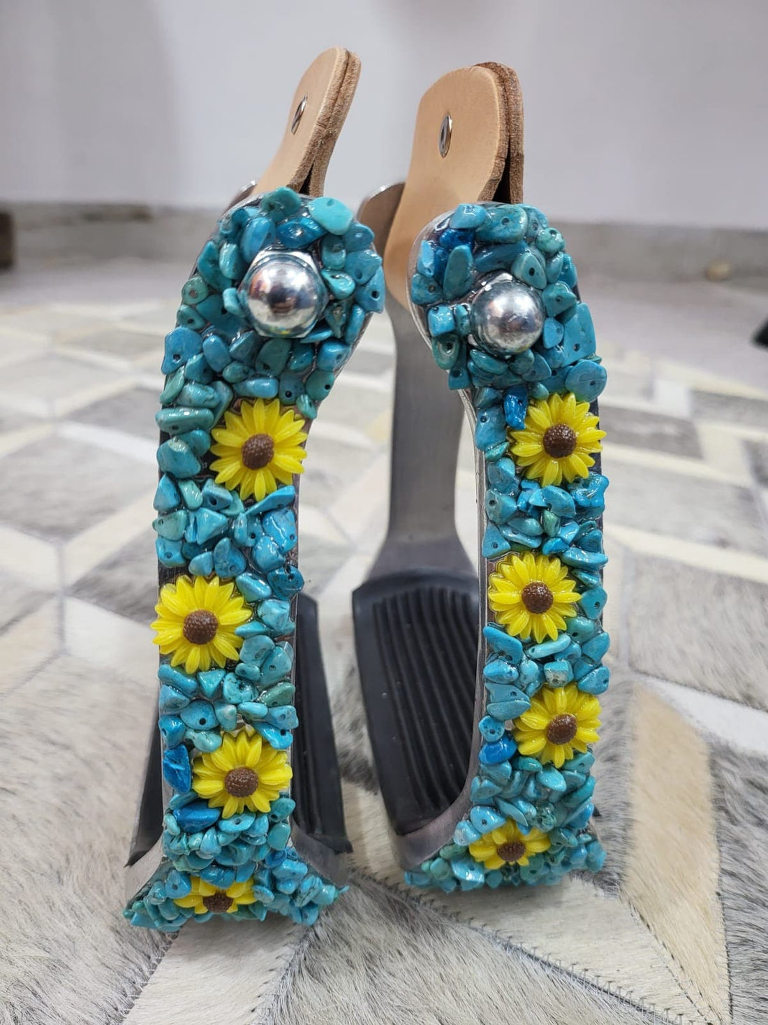 Western Saddle Aluminium Barrel Racing Stirrups w/ Turquoise Crushed stones &amp; Sunflower studs