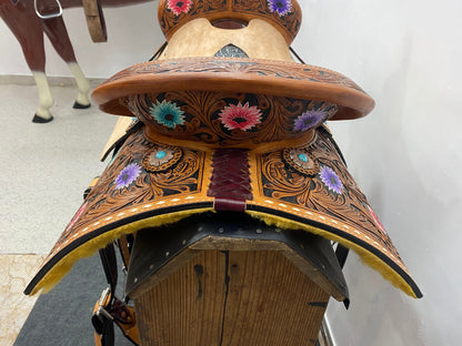 Western Saddle tack, Real handcrafted on real genuine Leather, Barrel Saddle for Horse Riders with Floral back Billet 3&quot; Wide Back Girth