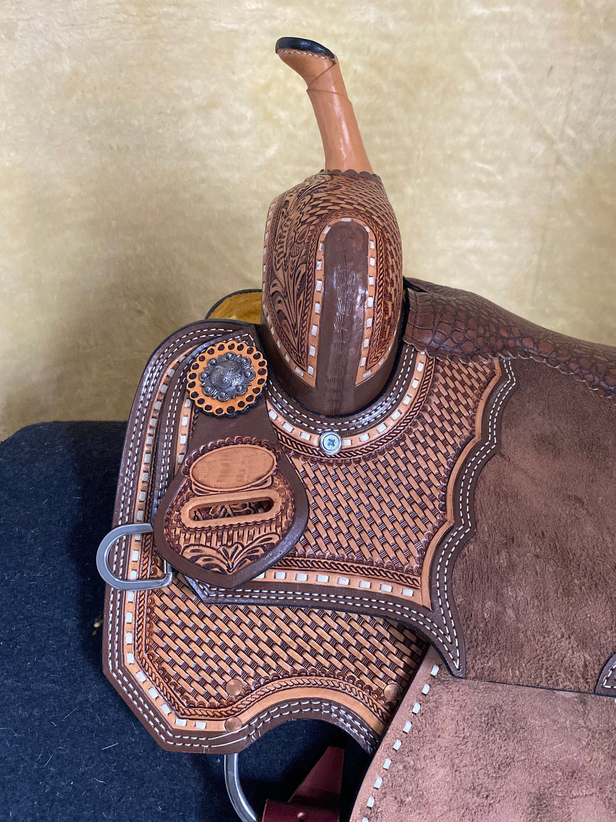 MOUSM Western Barrel Racing Saddle - Premium Argentina Leather Saddle Handcrafted with Basket Tooling and Carved Floral Design, Seat Size: 14"-17" Inches