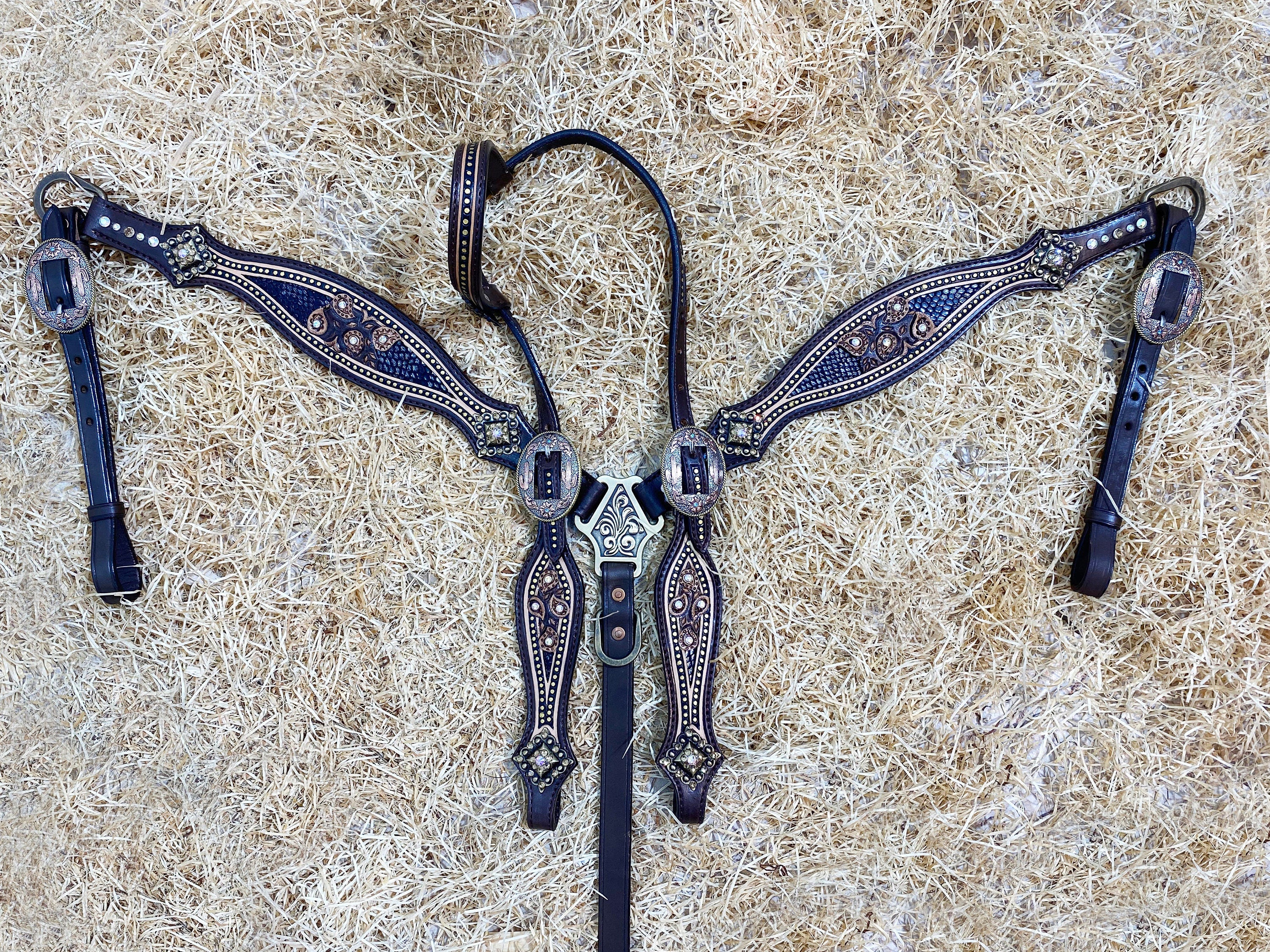 MOUSM Argentina Cow Leather Headstall &amp; Breast Collar Set – Western Bridle with Paisley Carving with Nickel and Antique Copper Hardware