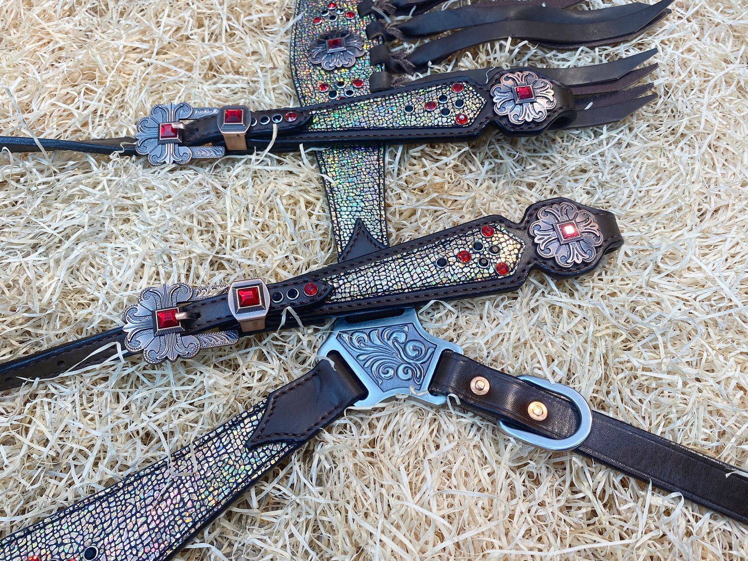 MOUSM Argentina Cow Leather Headstall &amp; Breast Collar Set – Western Horse Tack Set Decorated with Holographic Cracker Print, Red &amp; Black Stones, and Brown Leather Fringe