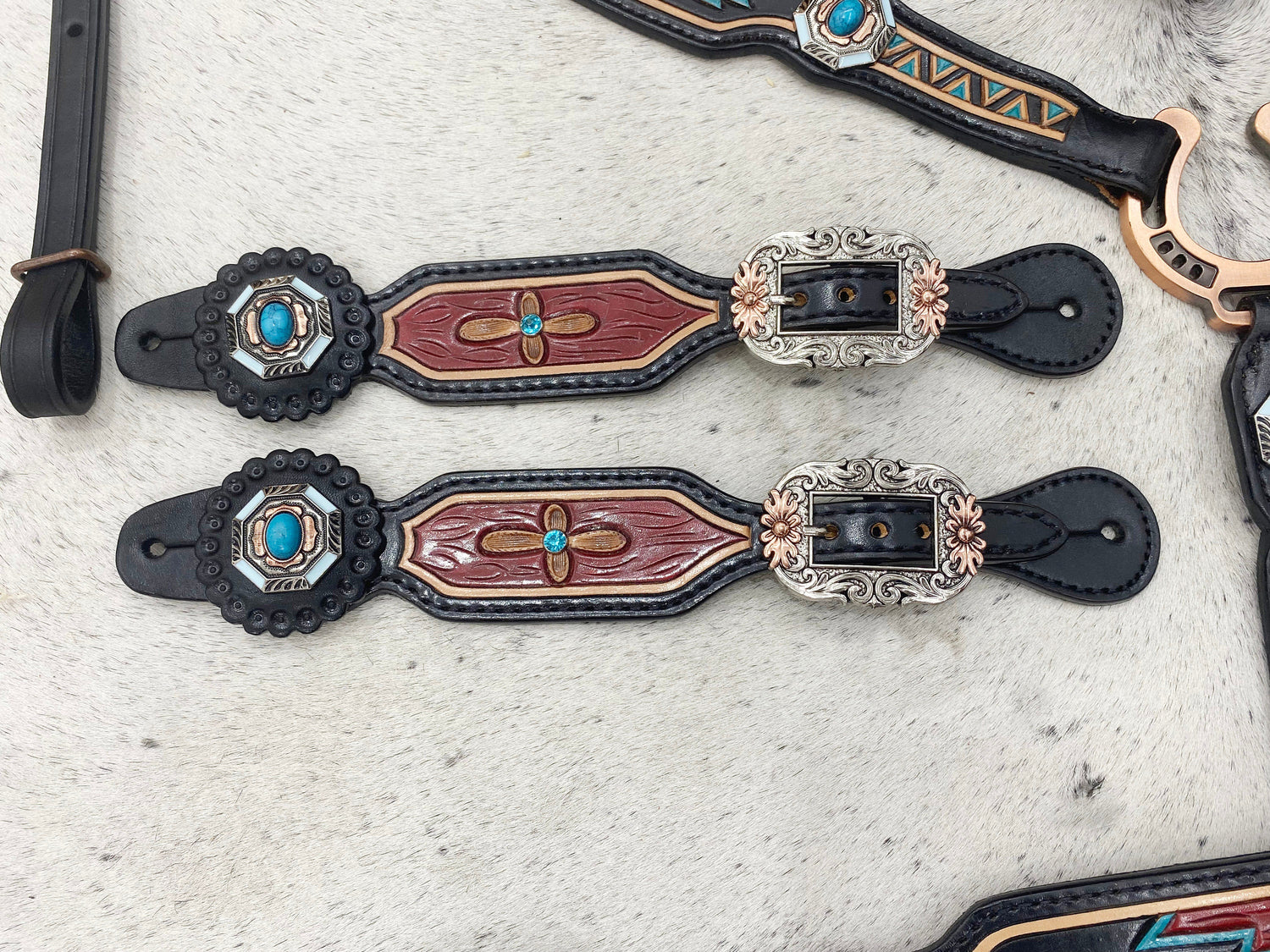MOUSM Argentina Cow Leather Western Horse Tack Set – Browband Headstall &amp; Breast Collar, Bronc Halter, Wither &amp; Spur Straps, Decorated with Hand-Tooled Carving, Multicolor Conchos &amp; Antique Copper Hardware