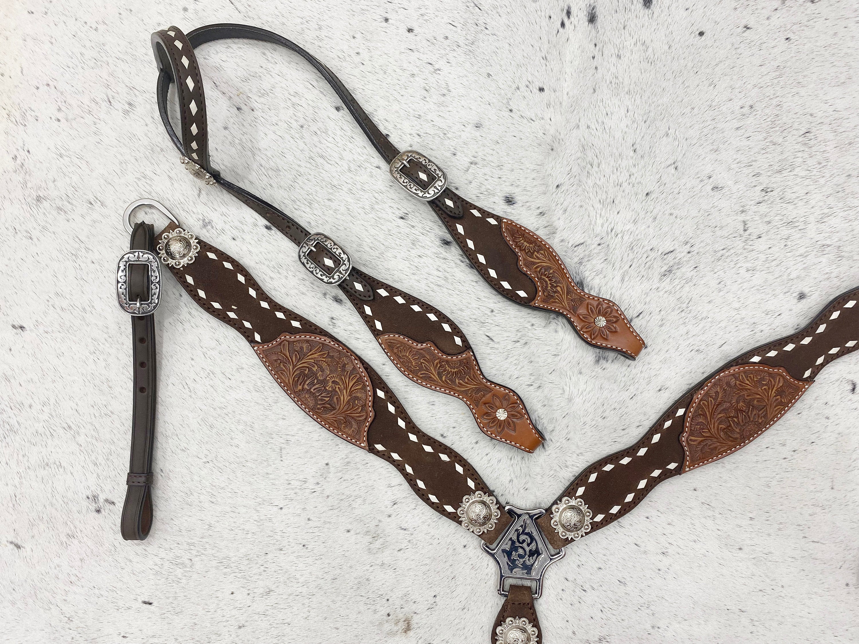 MOUSM Argentina Cow Leather Western Horse Tack Set – Browband Headstall &amp; Breast Collar, Bronc Halter, Wither &amp; Spur Straps with Hand-Tooled Carving &amp; White Rawhide Braiding