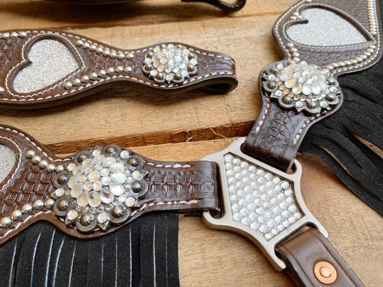 Valentine Day Western Leather Headstall and Breast Collar tack Set for the horse, Western headstall silver glittered heart &amp; basket , fringe