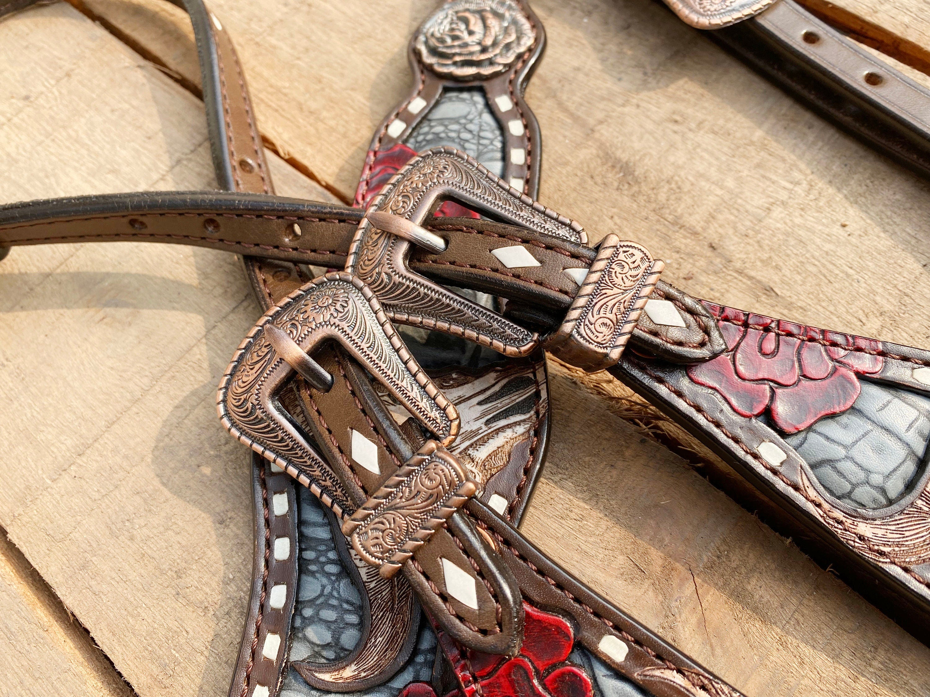 Western Leather Headstall and Breast Collar tack Set for the horse, Western headstall hand tooled bull and rose with alligator inlay MOUSM