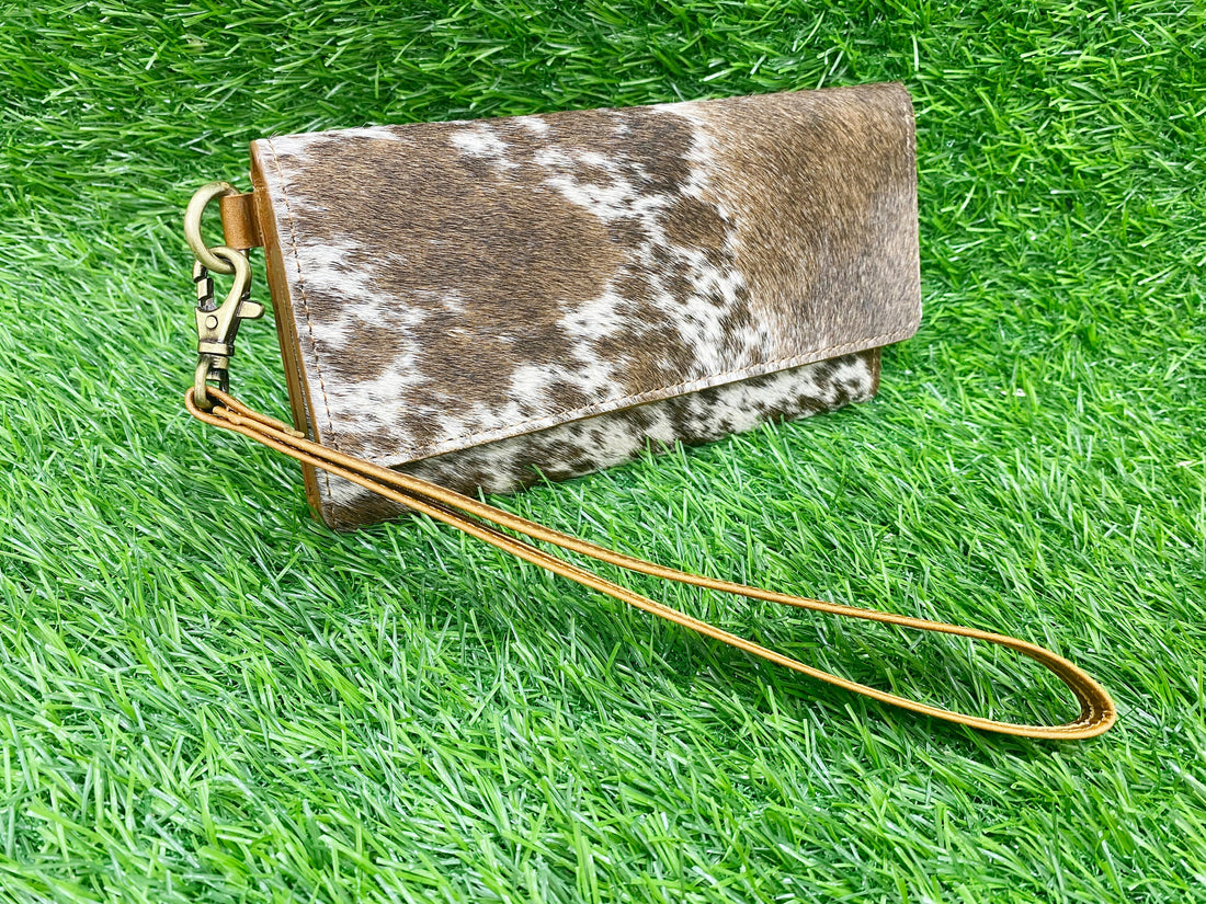 MOUSM Ladies Clutch Bag – Natural Printed Hair-On Cowhide, Triple-Fold Handmade Distressed Leather Evening &amp; Party Clutch for Women with Wrist Strap and Magnetic Closure