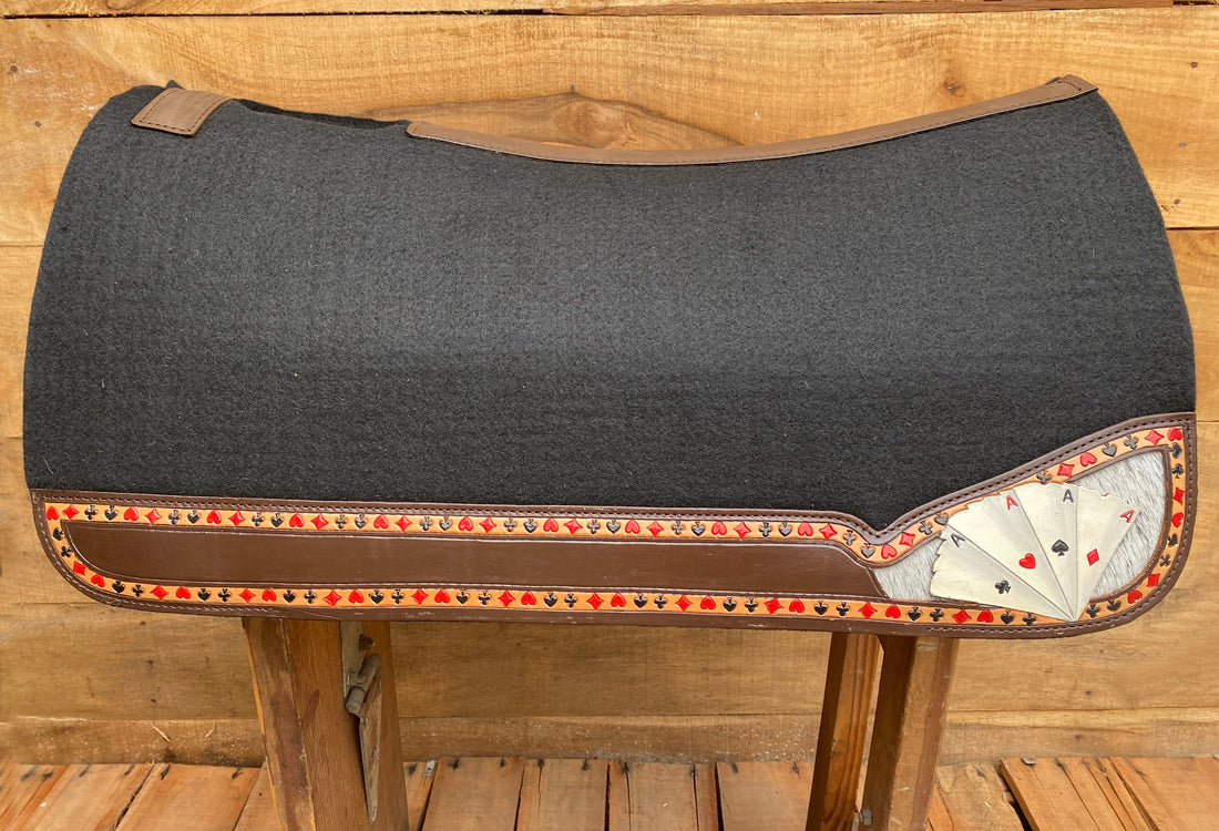 MOUSM Western Saddle Pad - Saddle Pad for Horse Synthetic Wool Blend Brown Felt with Reinforced Spine and Hand-Tooled and Painted Poker Cards, Comfortable Horse Riding Pad