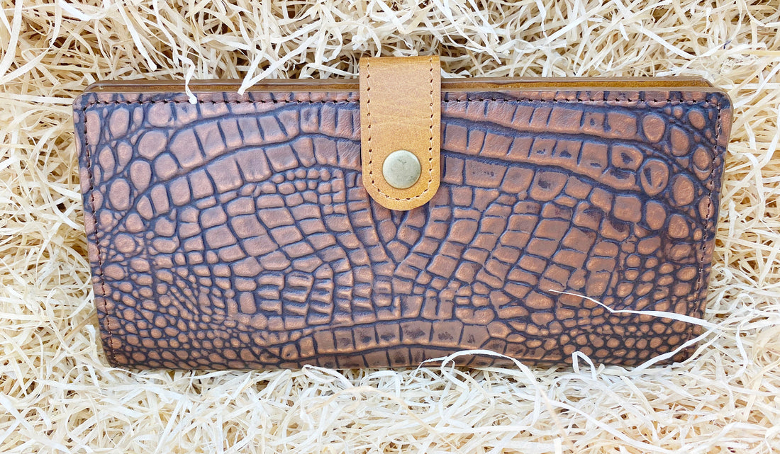 MOUSM Ladies Clutch Bag – Light Brown Alligator Print Leather, Handmade Distressed Western Leather Evening &amp; Party Clutch Bag for Women with Magnetic Closure