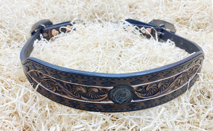 Wither Strap for horse. Leather Wither Strap decorated with black buck stitching and rose carving leather breast collar wither straps Mousm