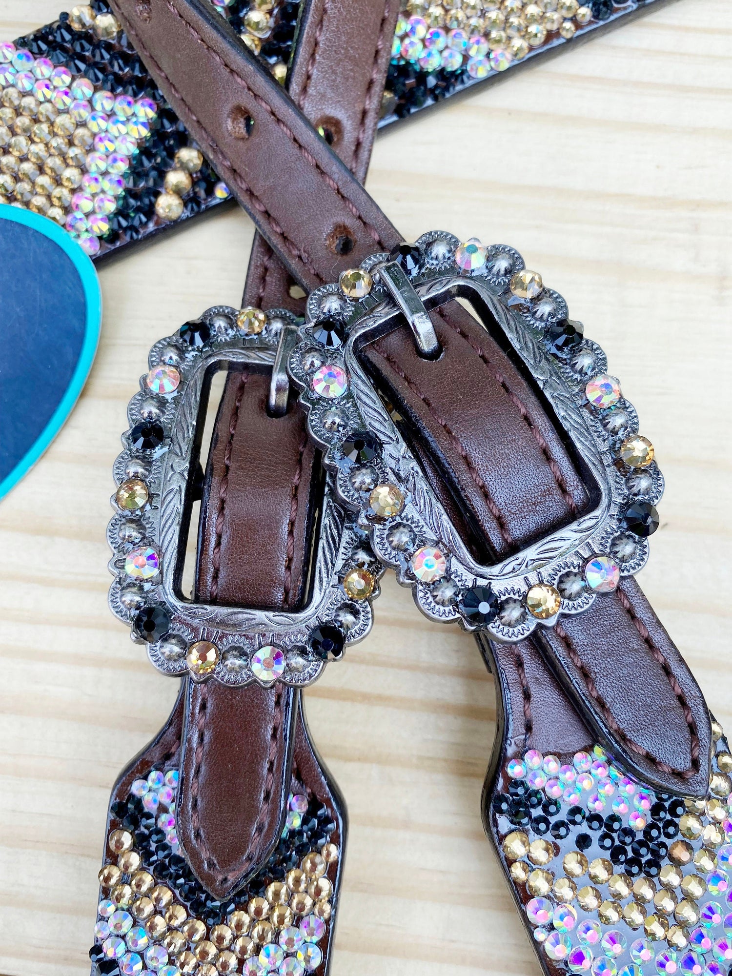MOUSM Western Bridle and Breast Collar Set - Decorated with Elegant Gold, Silver &amp; Black Stone Inlay and Same Conchos