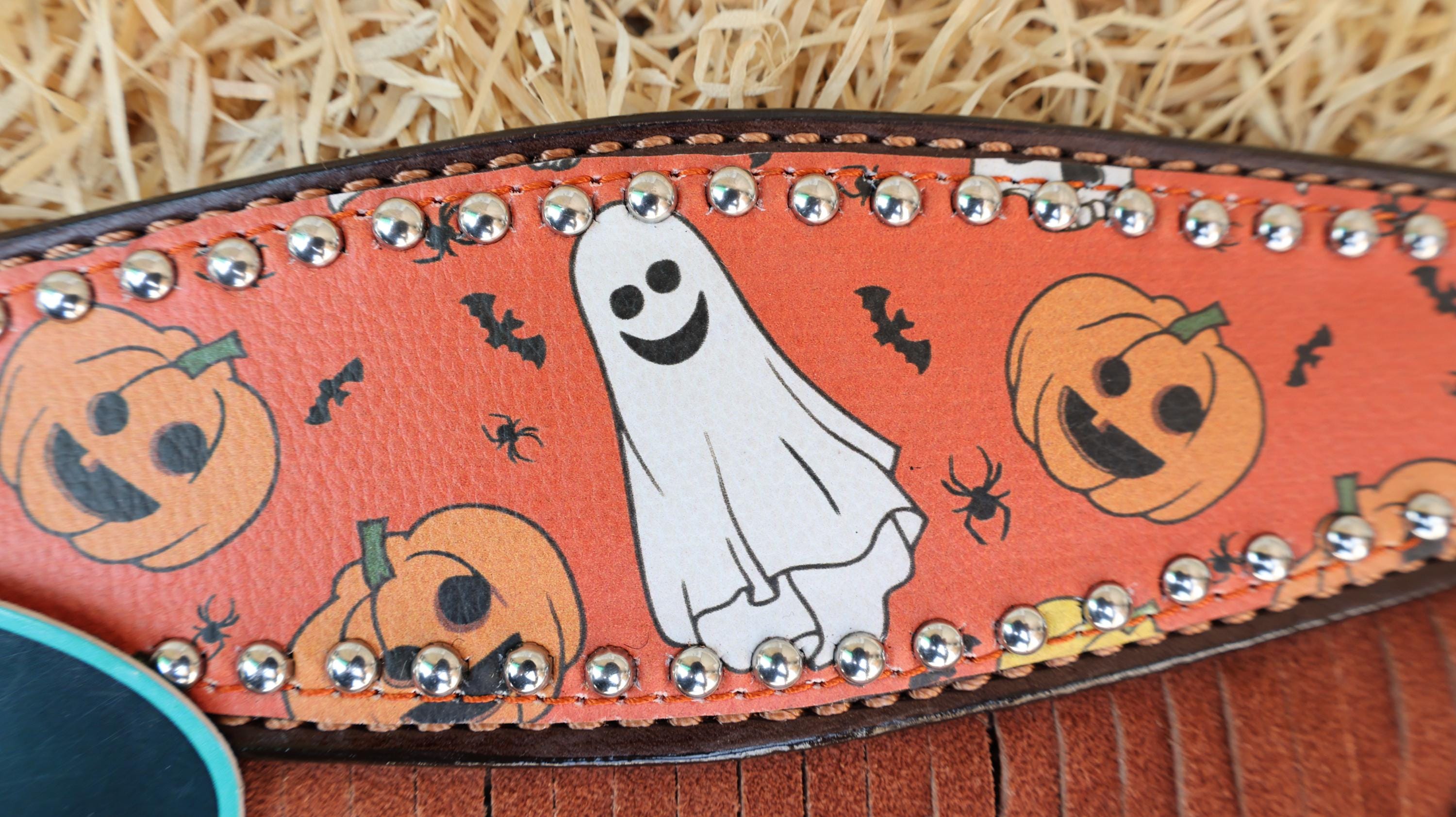MOUSM Spooky Western Leather Horse Tack Set – Headstall &amp; Breast Collar Decorated with Halloween Pumpkin, Ghost &amp; Bats Print with Black-orange Rhinestone, Leather Fringe