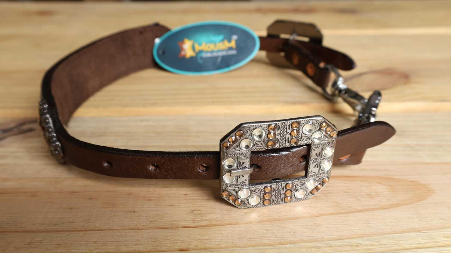 leather Wither Strap for horse. Wither Strap decorated with Tan brown metallic acid wash cowhide look by MOUSM