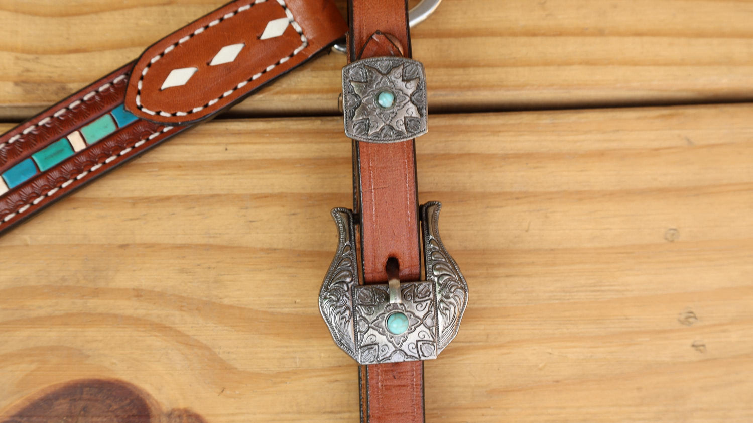 Leather Headstall Tack set gifts for horse lovers. Horse Headstall set with hand striped tooled with turquoise colouring and buck stitching.