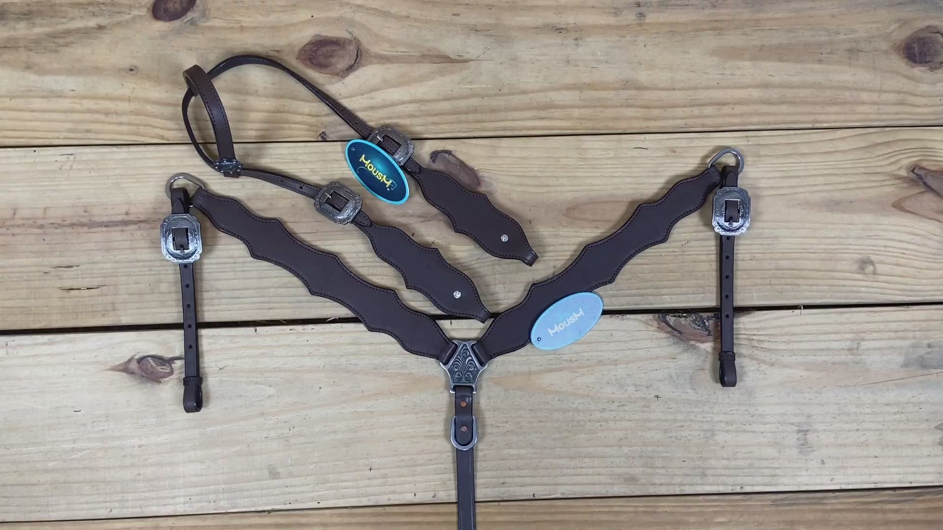 plain brown western headstall and breast collar for classic feel horse tack set